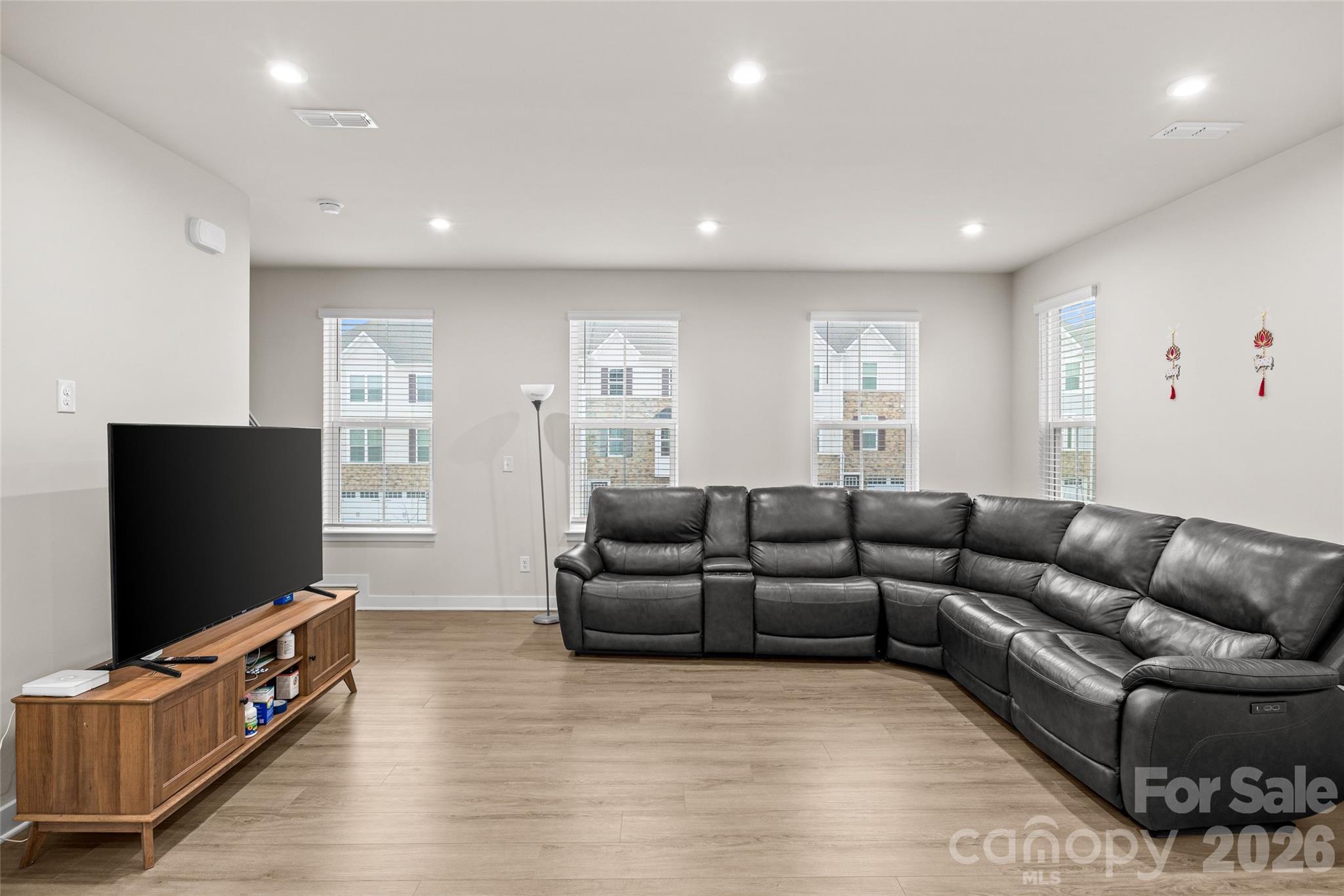 9921 Oaklawn Boulevard NW — Huntersville