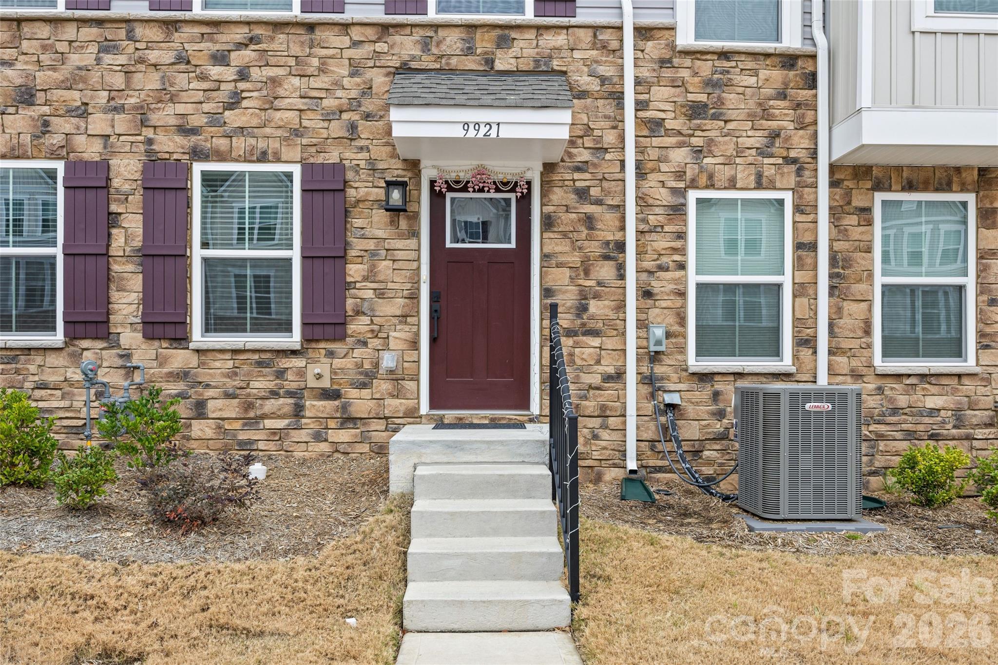 9921 Oaklawn Boulevard NW — Huntersville
