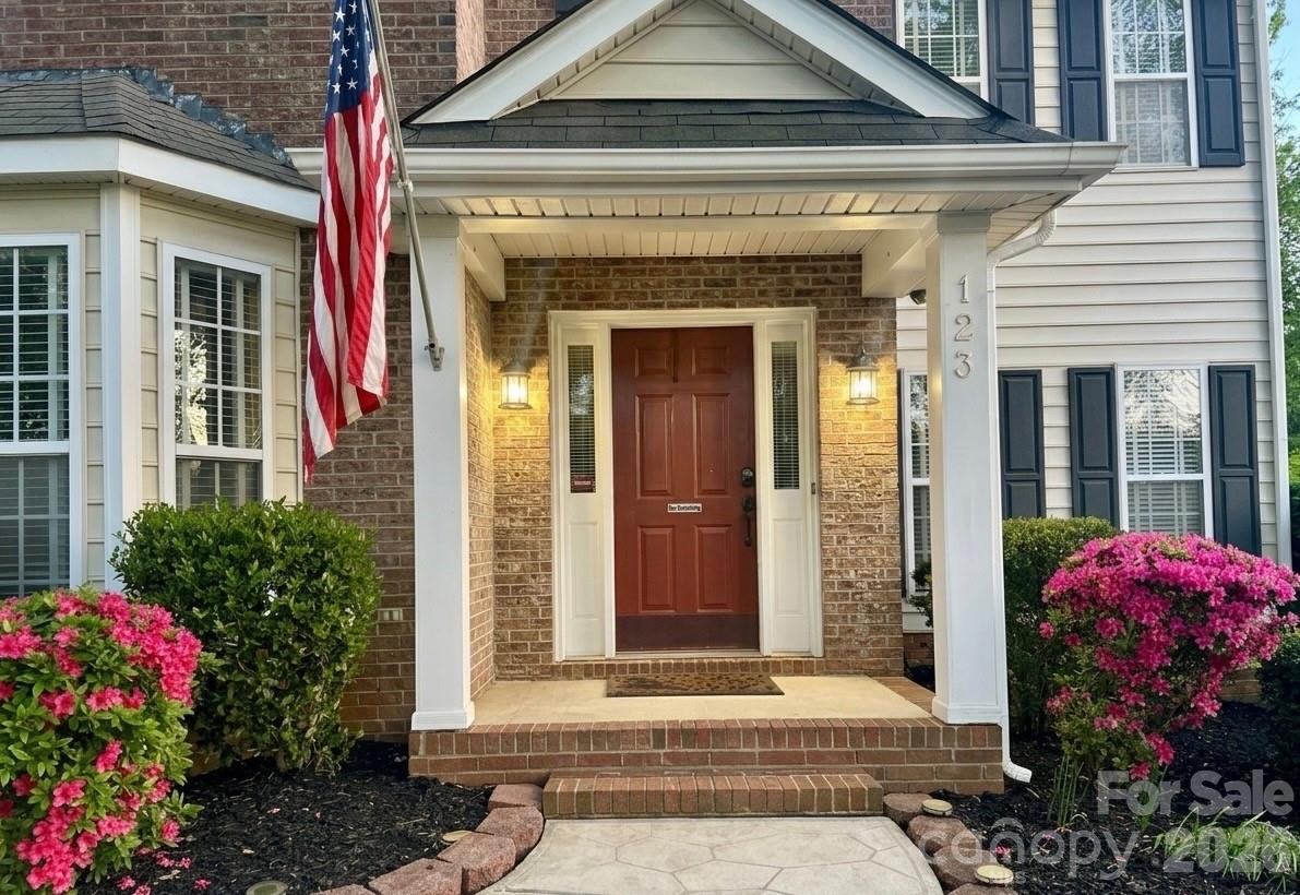 123 Comata Road — Mooresville