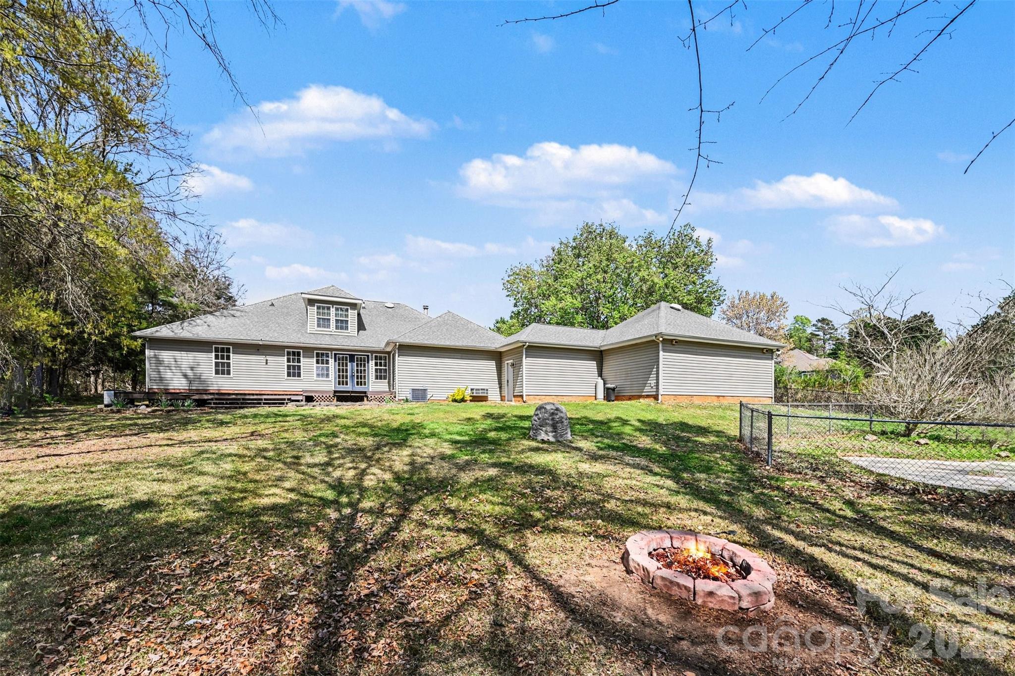7329 Bailywick Drive — Waxhaw