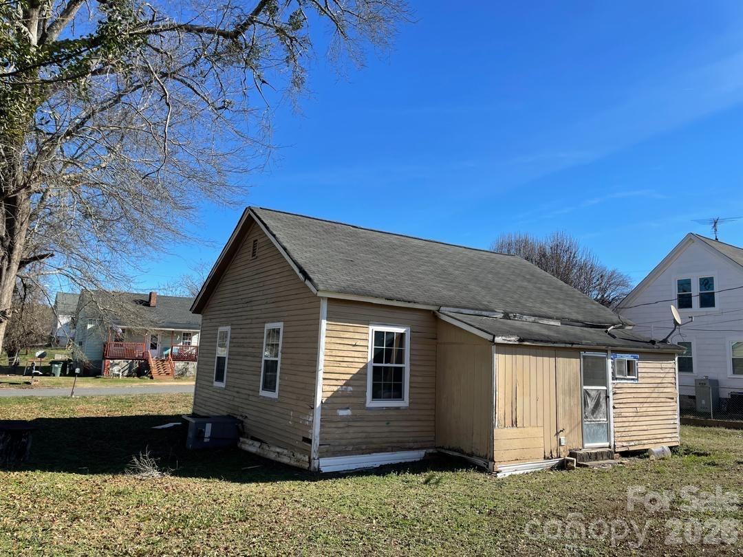 35 Center Street — Great Falls