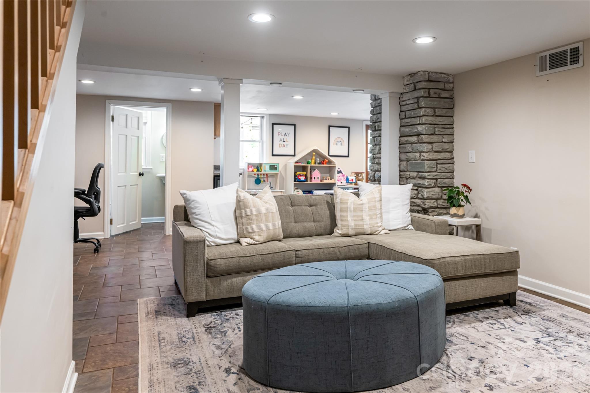 180 Marlborough Road — Asheville