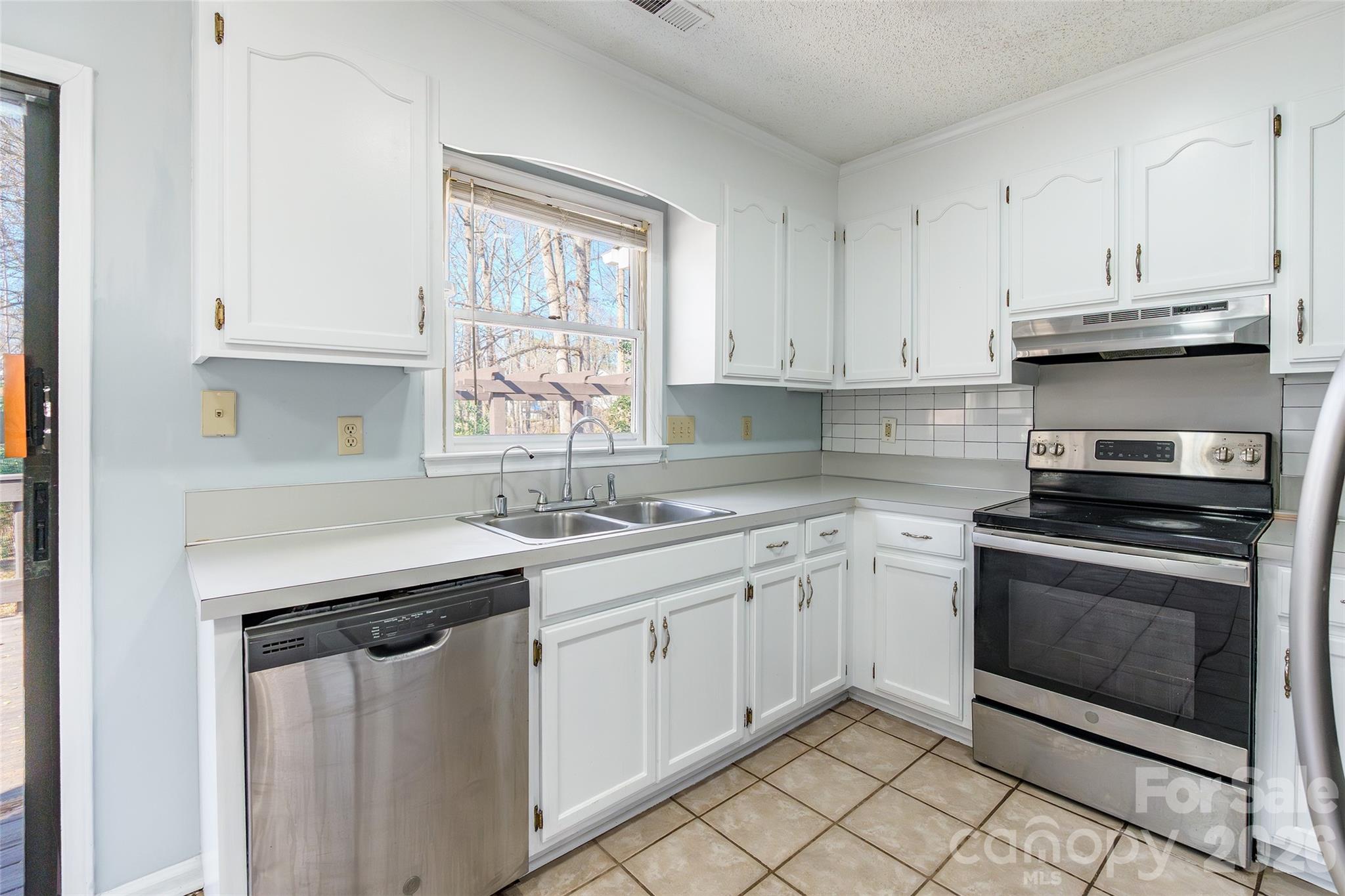 7225 McTeal Place — Charlotte