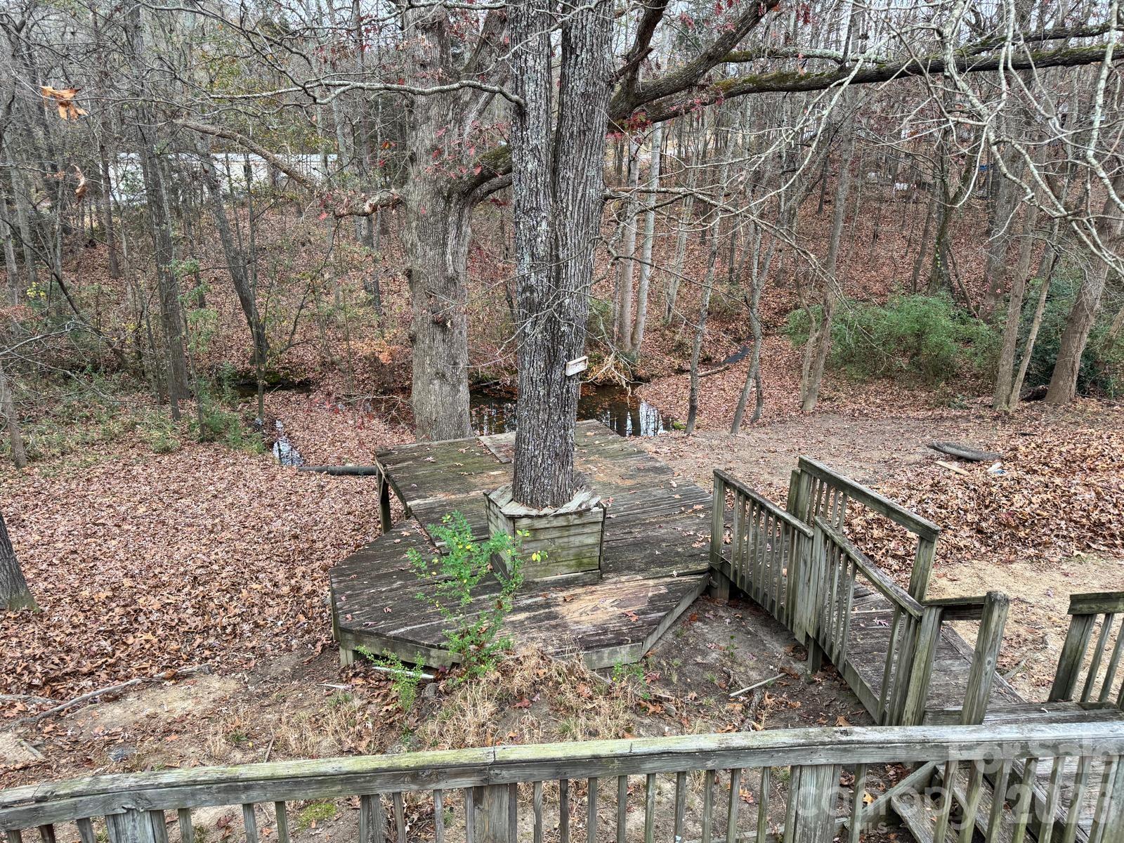 111 Cloverleaf Drive — Clover