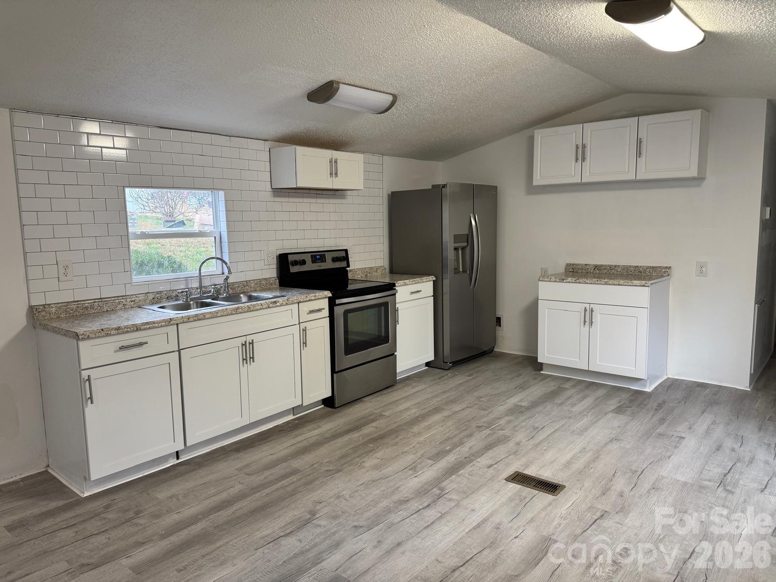 111 Cloverleaf Drive — Clover