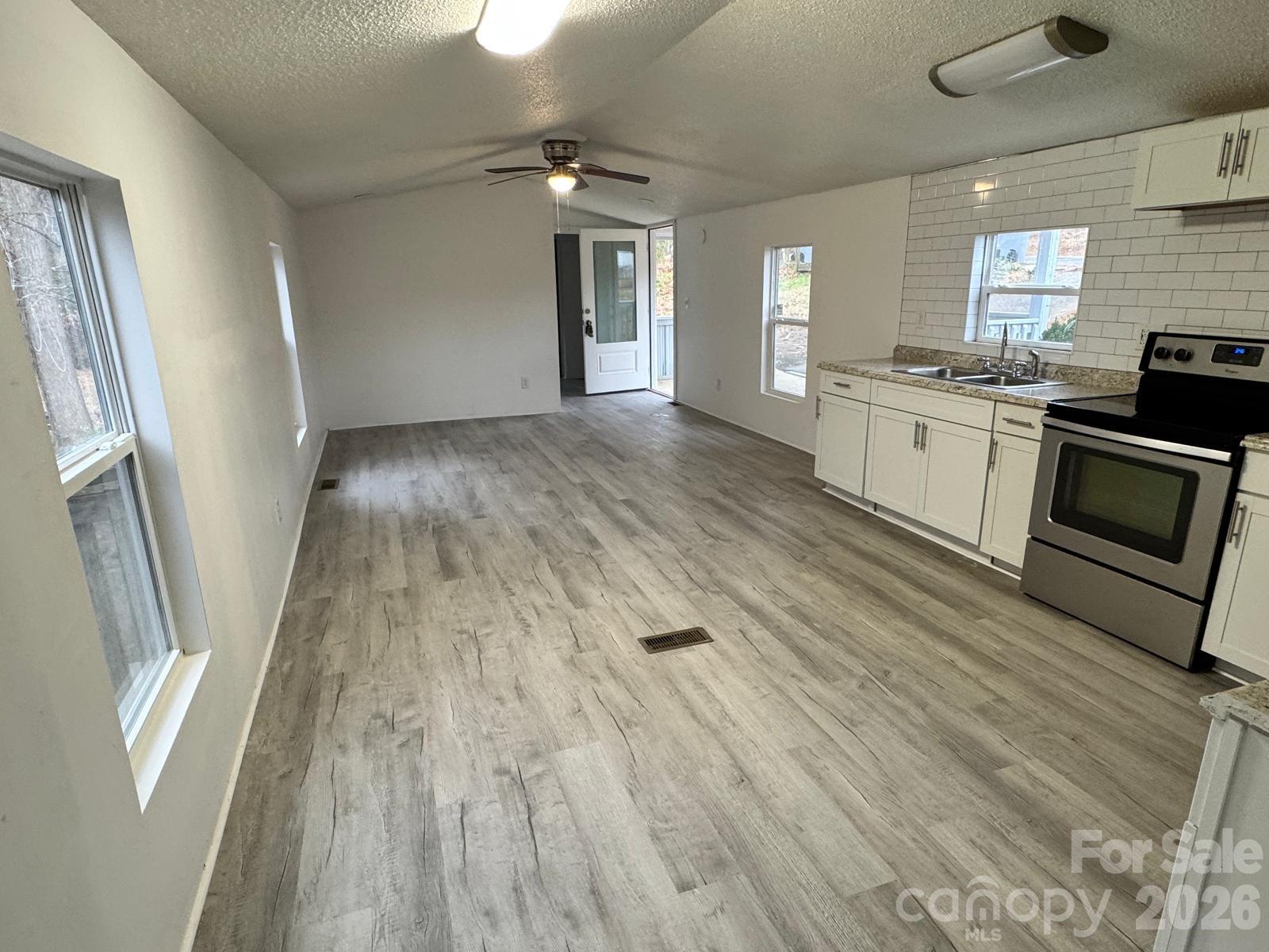111 Cloverleaf Drive — Clover