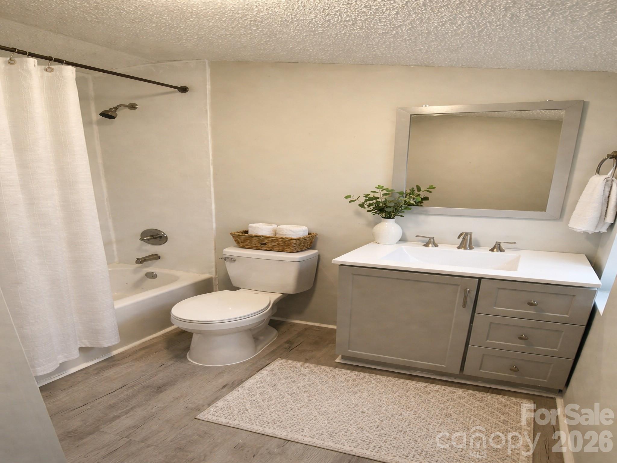 111 Cloverleaf Drive — Clover