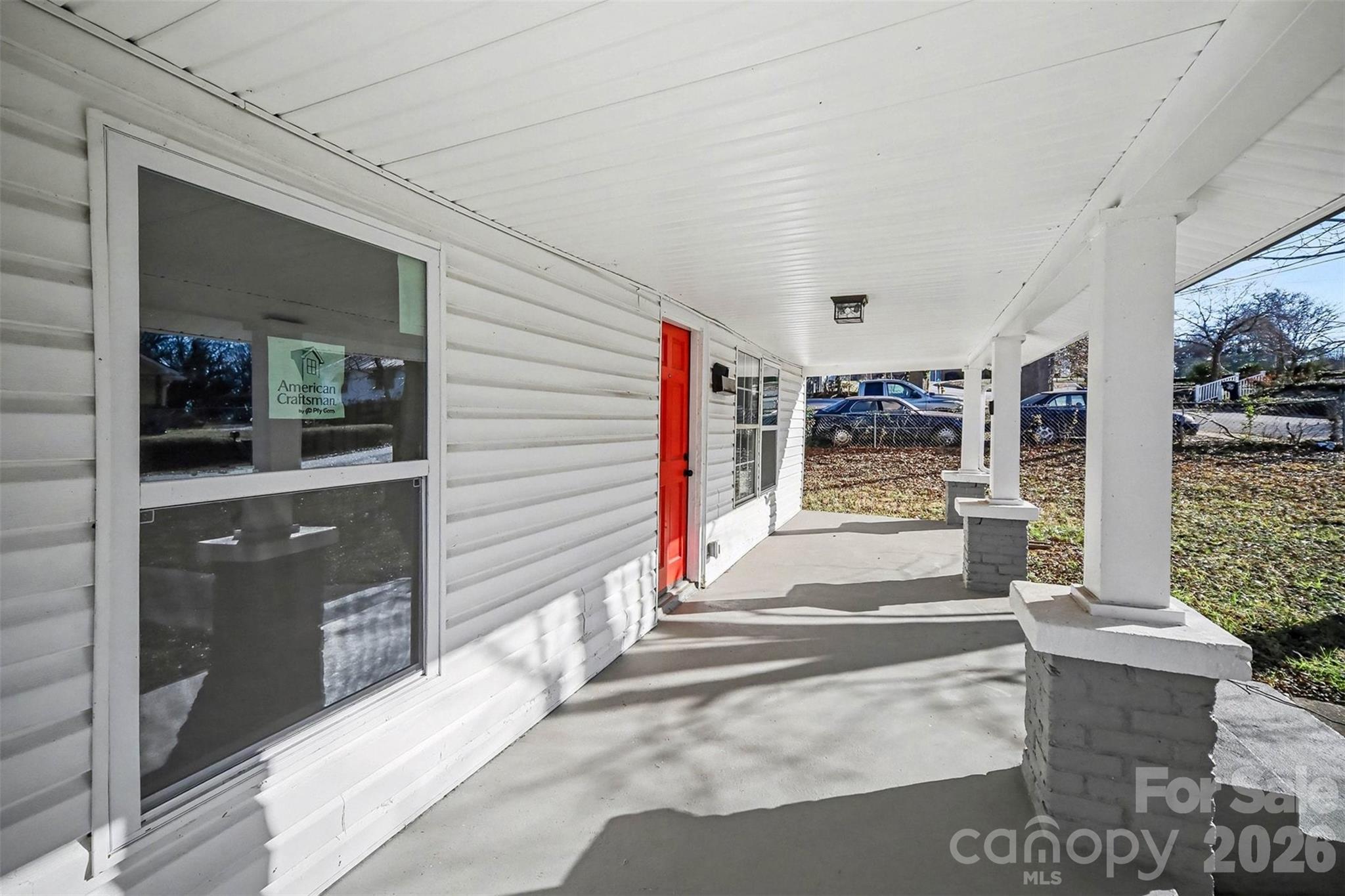 612 E E Street — Newton
