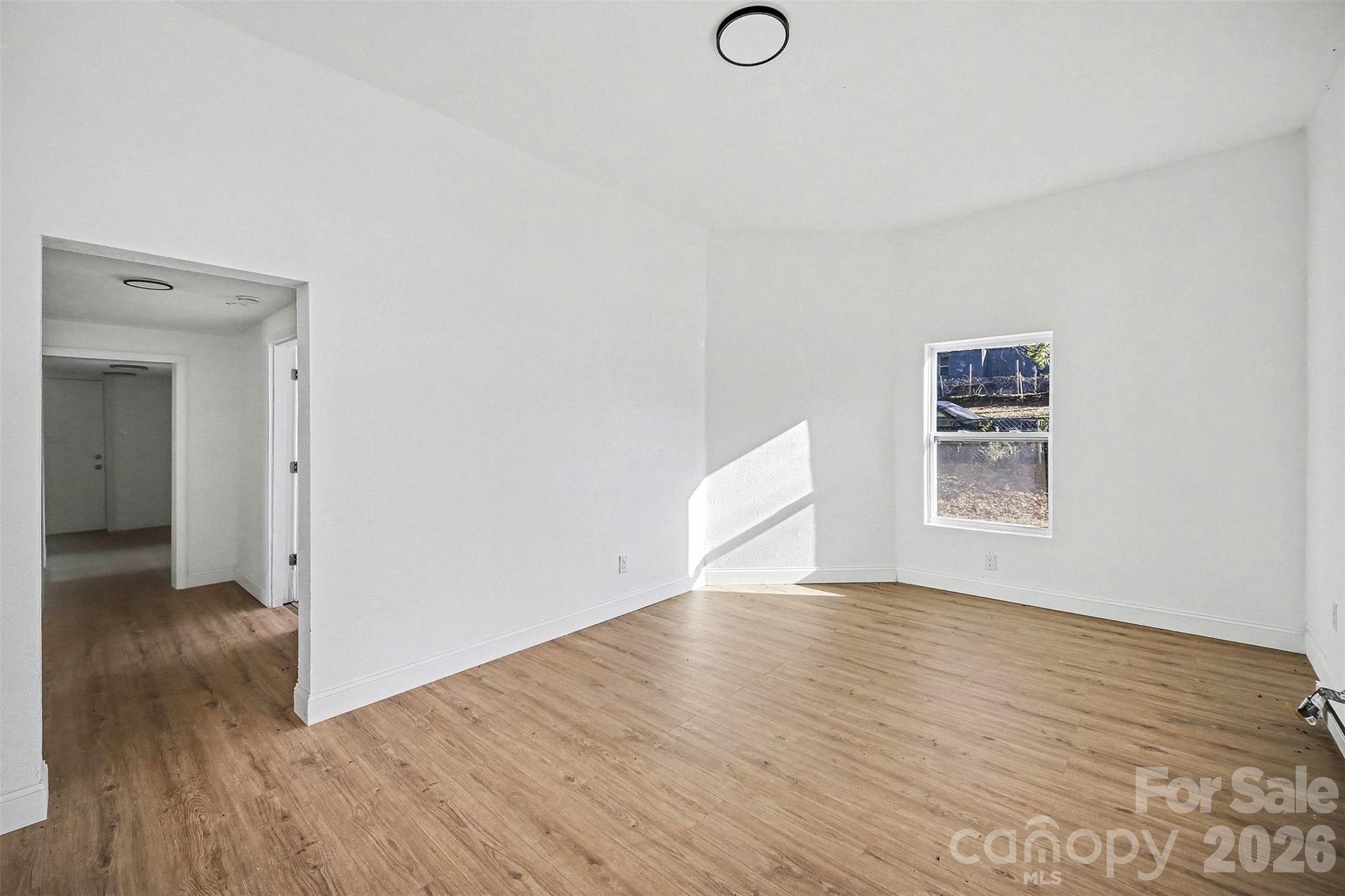 612 E E Street — Newton
