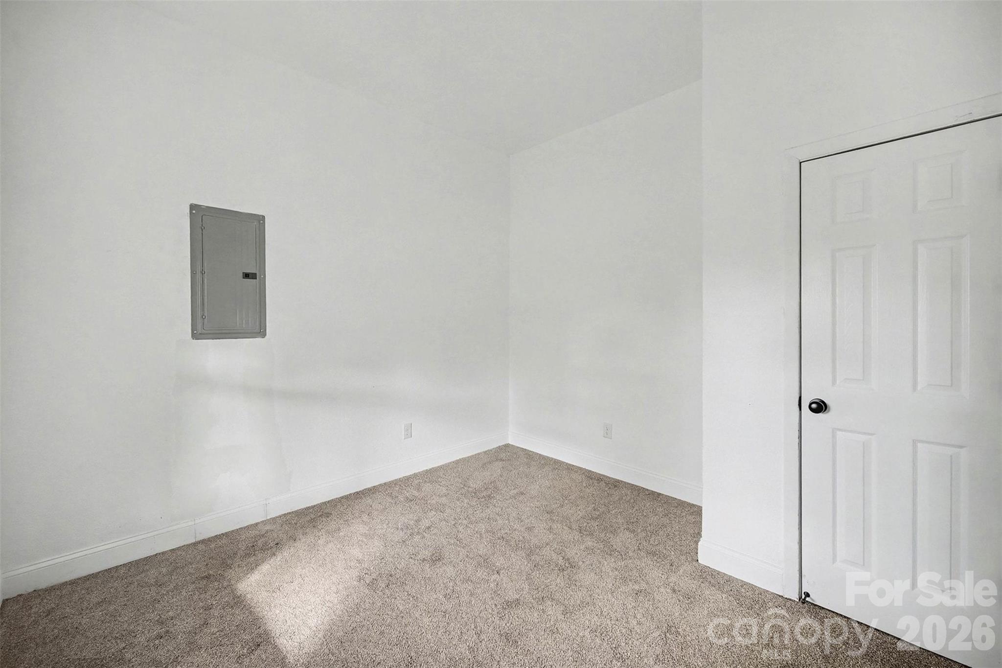 612 E E Street — Newton