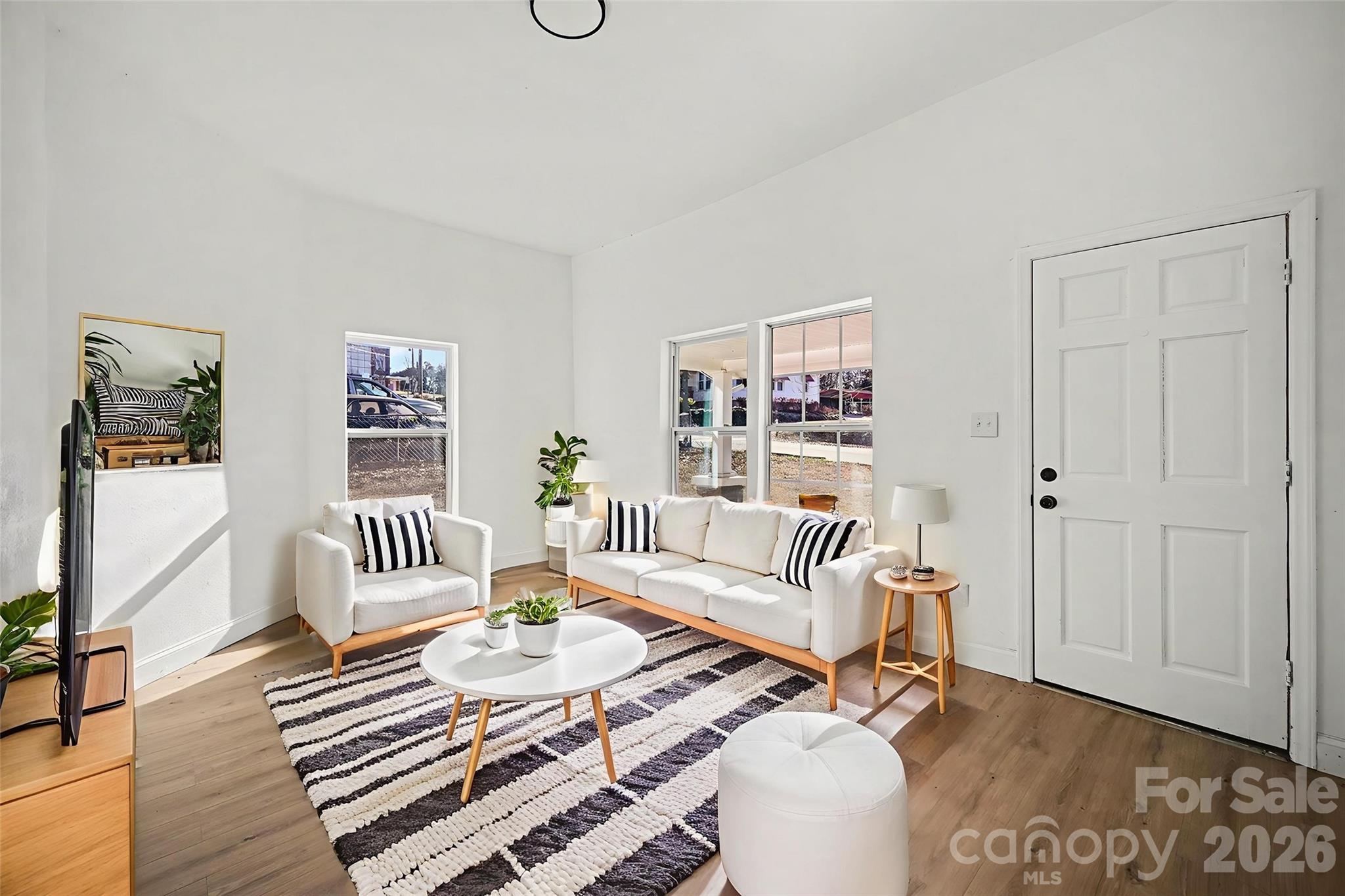 612 E E Street — Newton