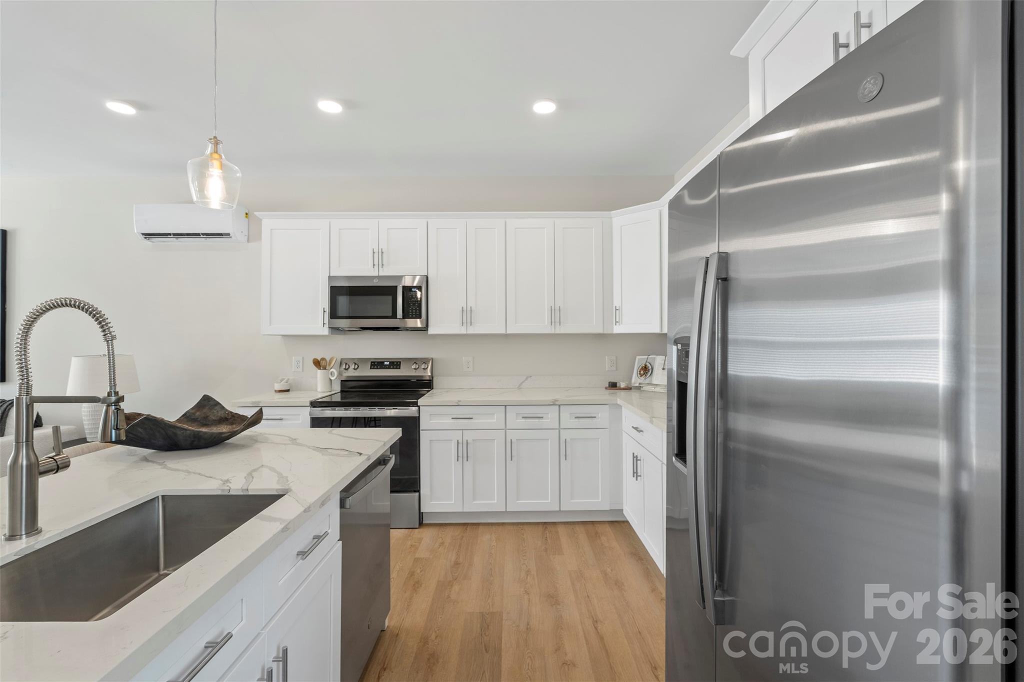 1121 Wonder Way — Charlotte
