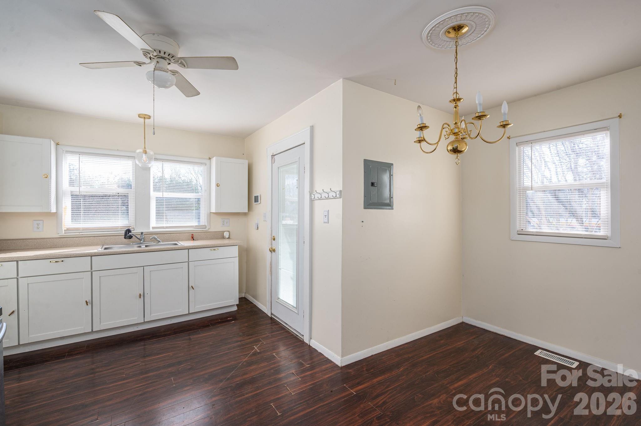 329 W Main Street — Lincolnton