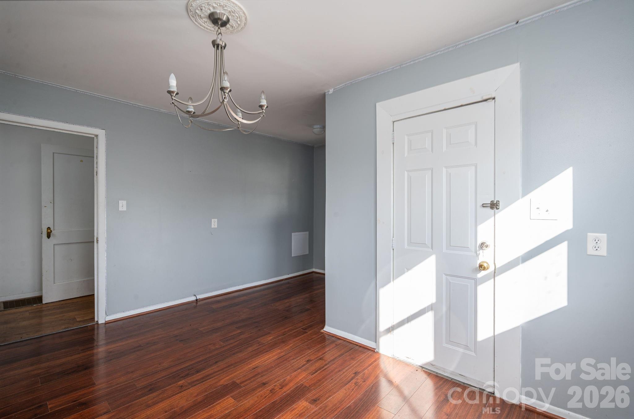 329 W Main Street — Lincolnton