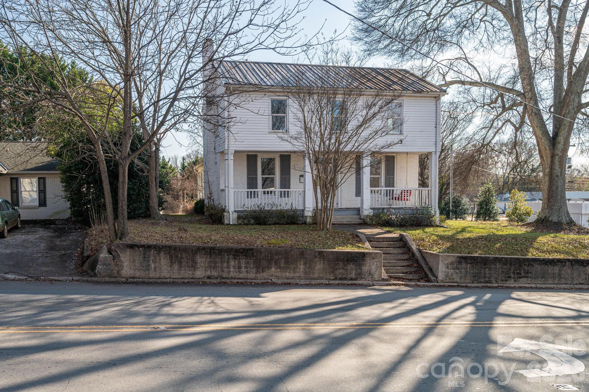 329 W Main Street — Lincolnton