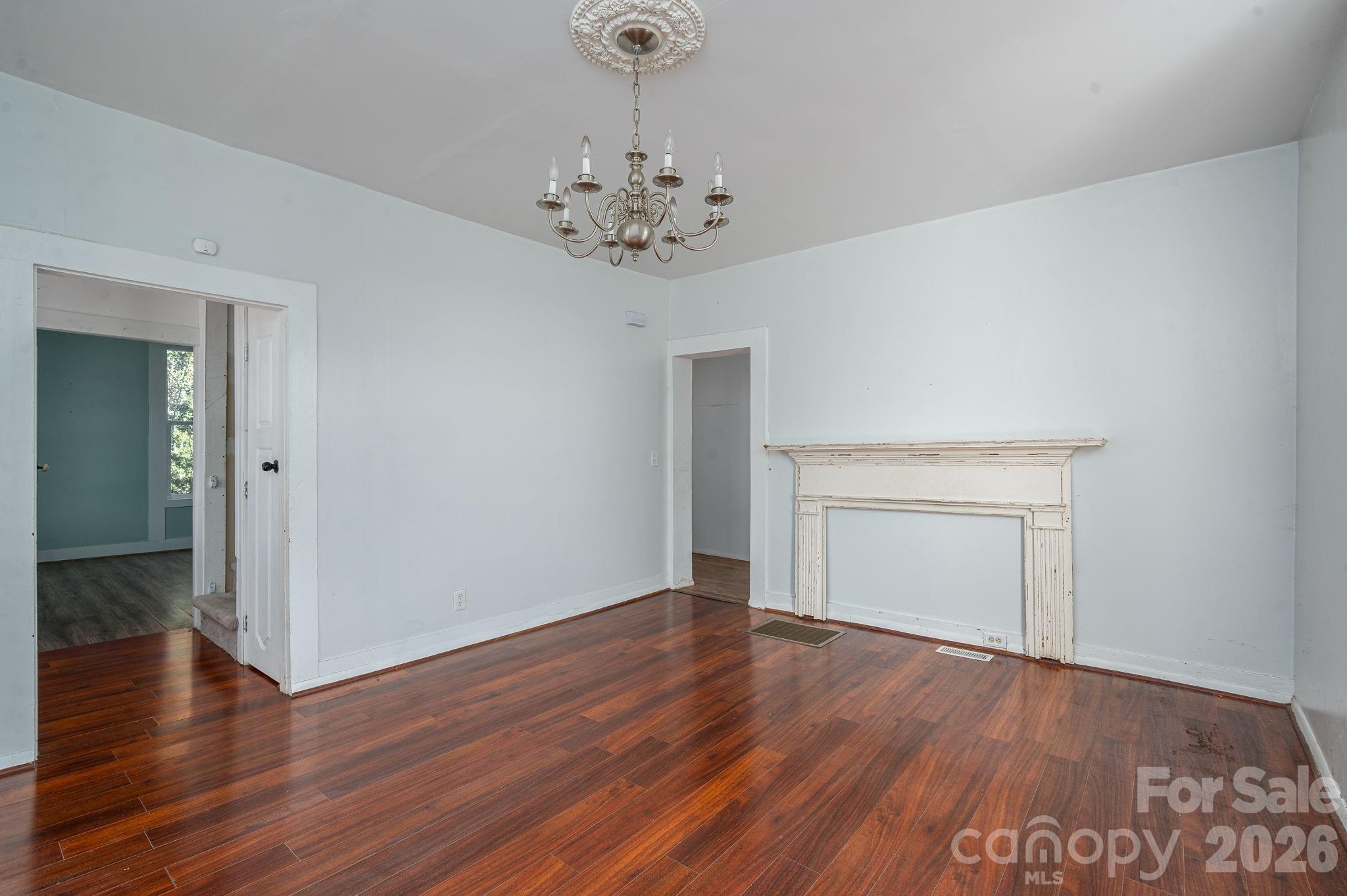 329 W Main Street — Lincolnton
