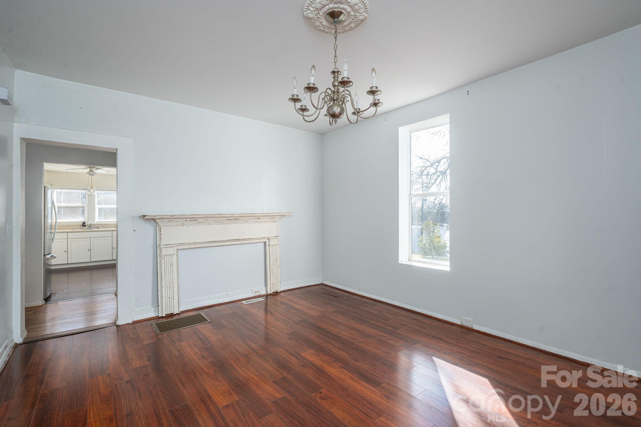 329 W Main Street — Lincolnton