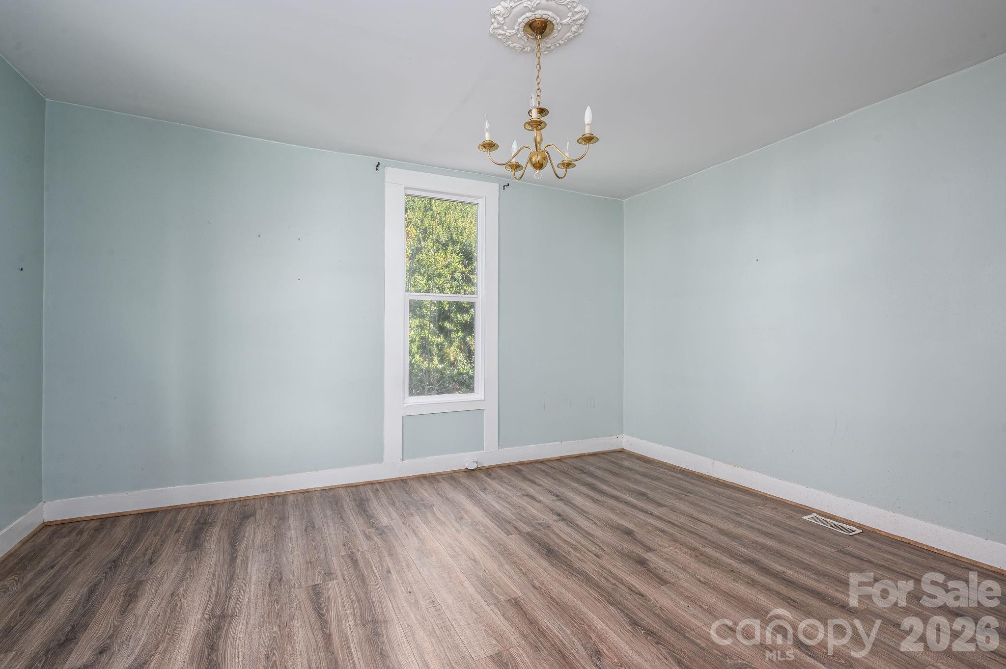 329 W Main Street — Lincolnton