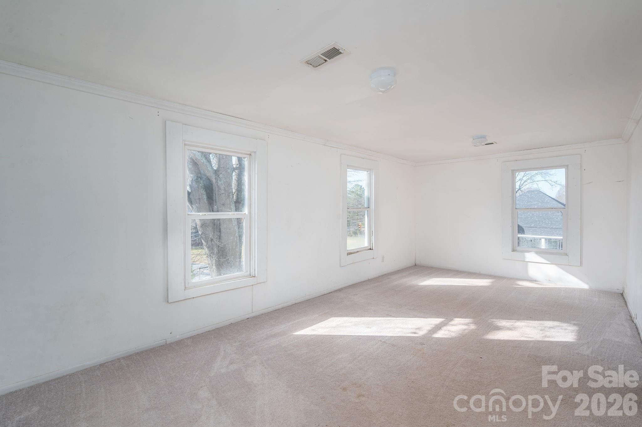 329 W Main Street — Lincolnton