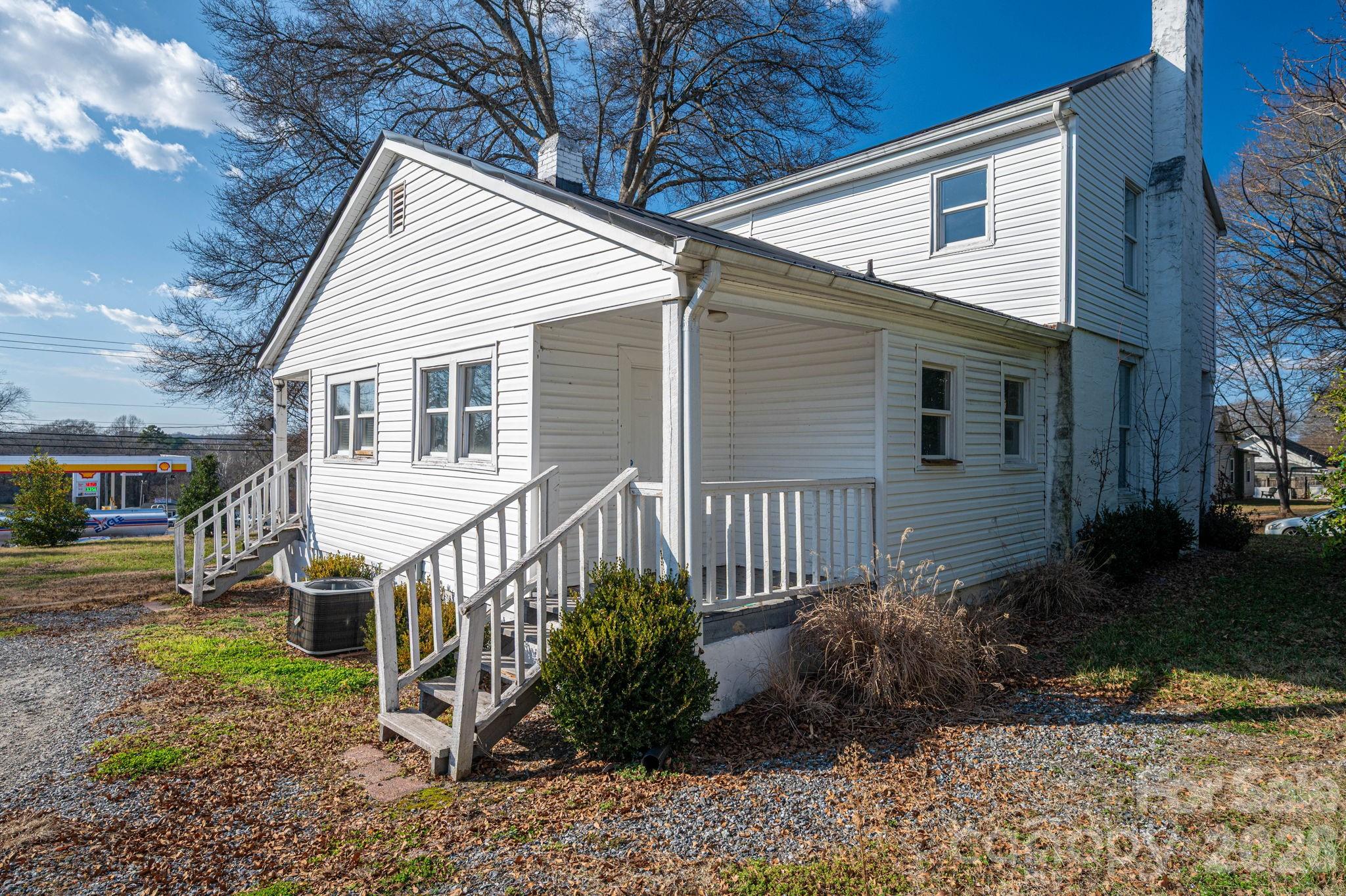 329 W Main Street — Lincolnton