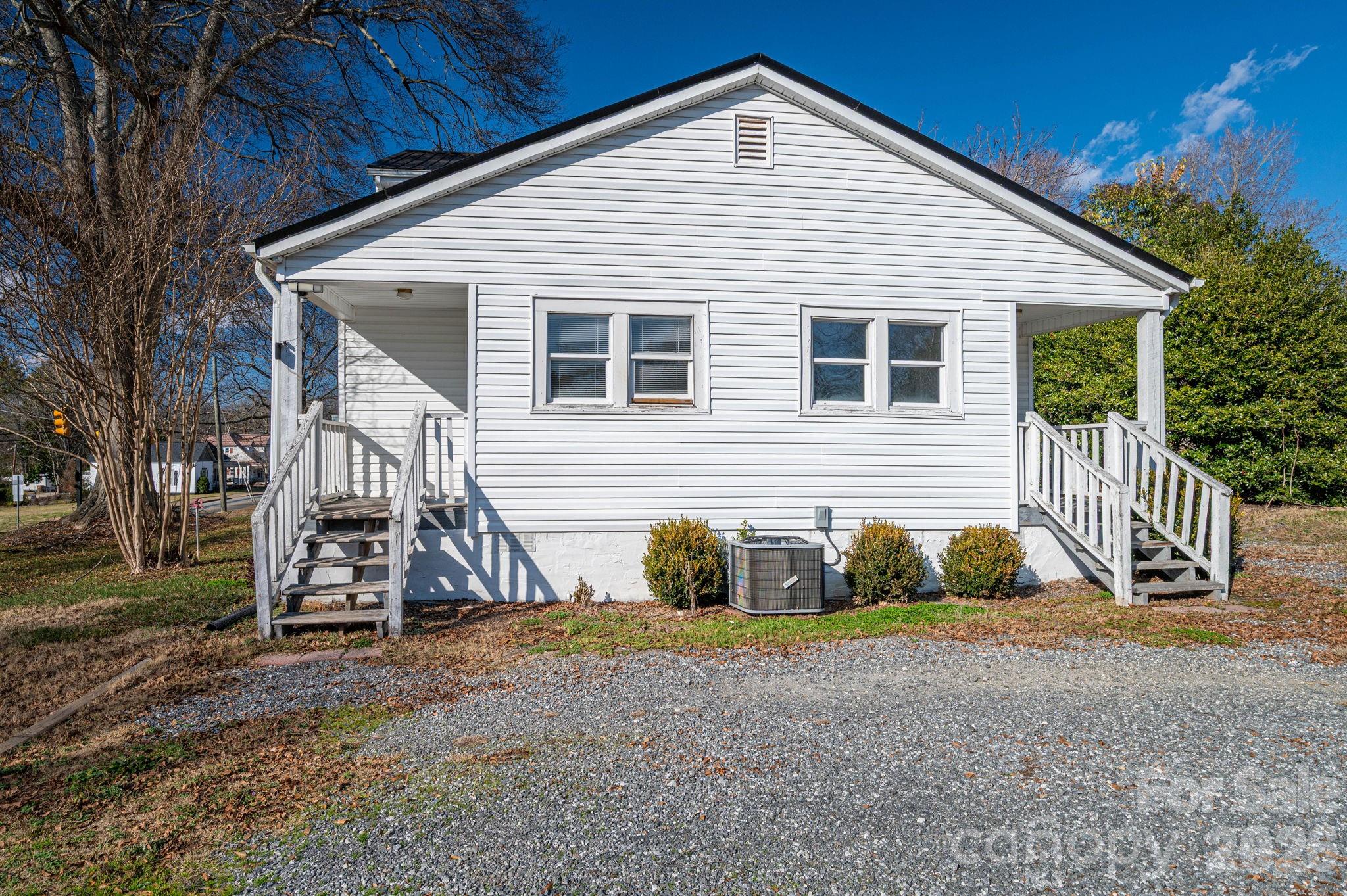 329 W Main Street — Lincolnton
