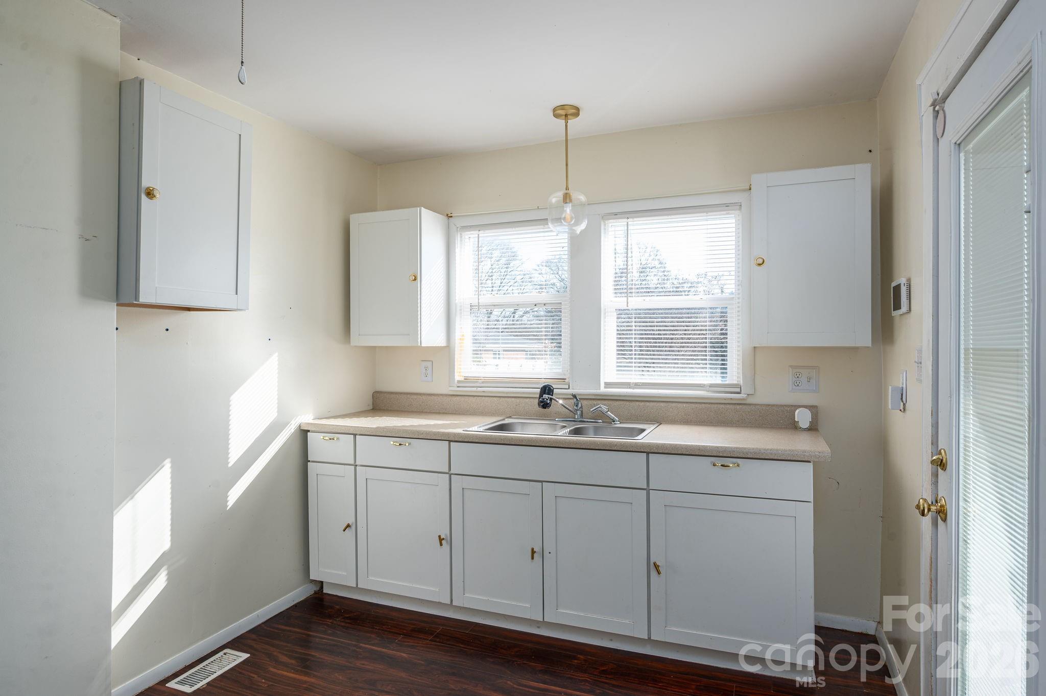 329 W Main Street — Lincolnton