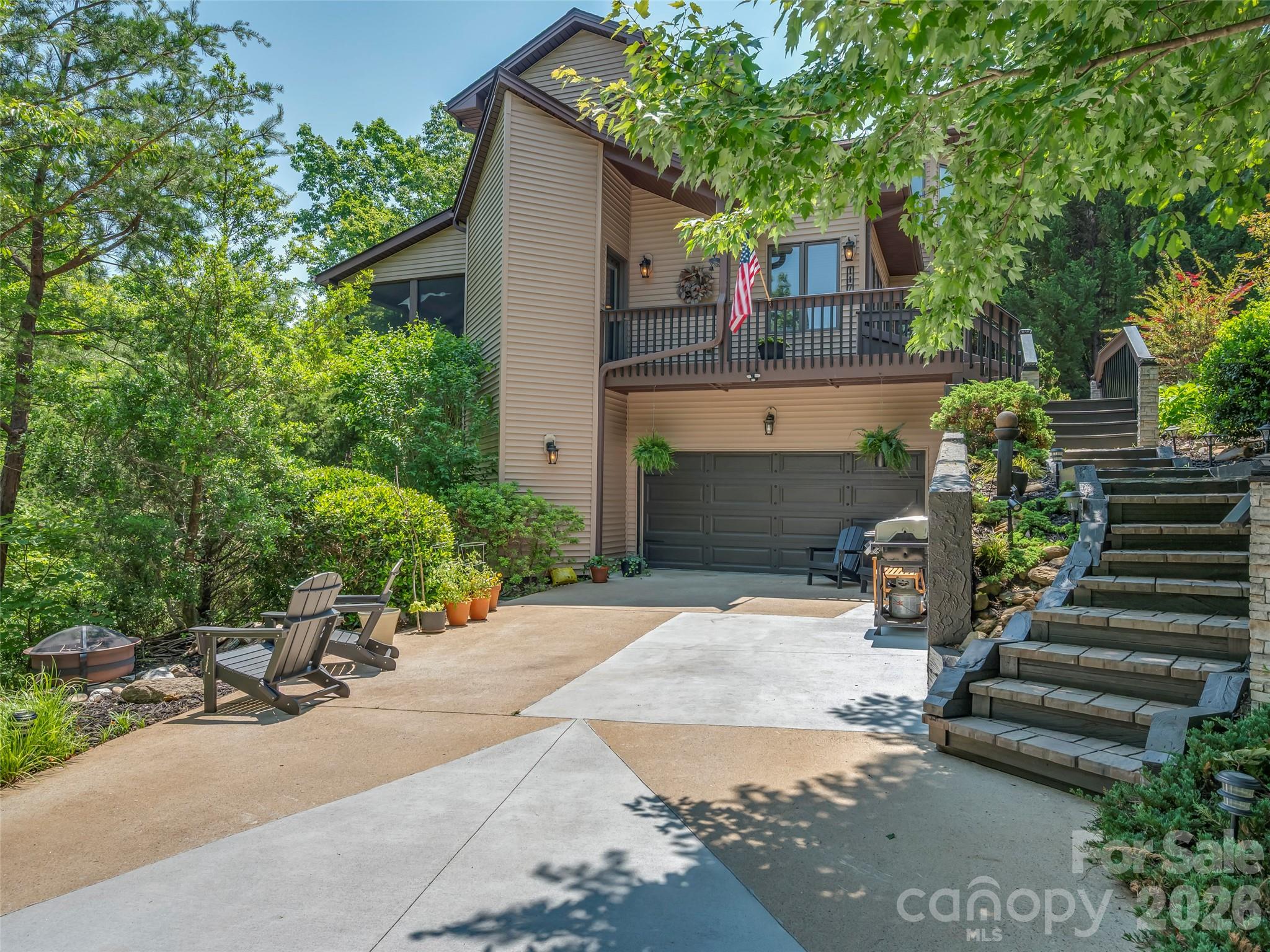 117 Eagles Crest Way — Lake Lure