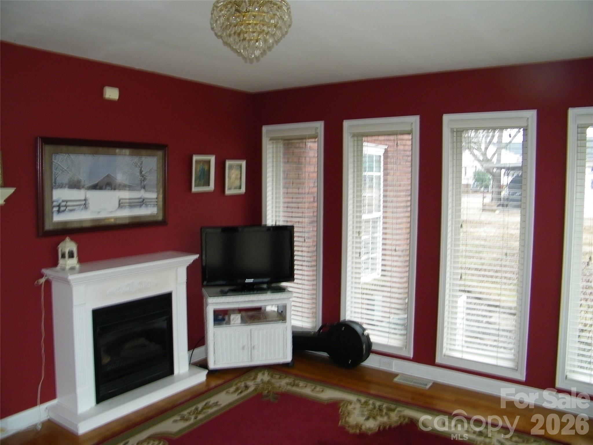 509 E Main Street — Rockwell