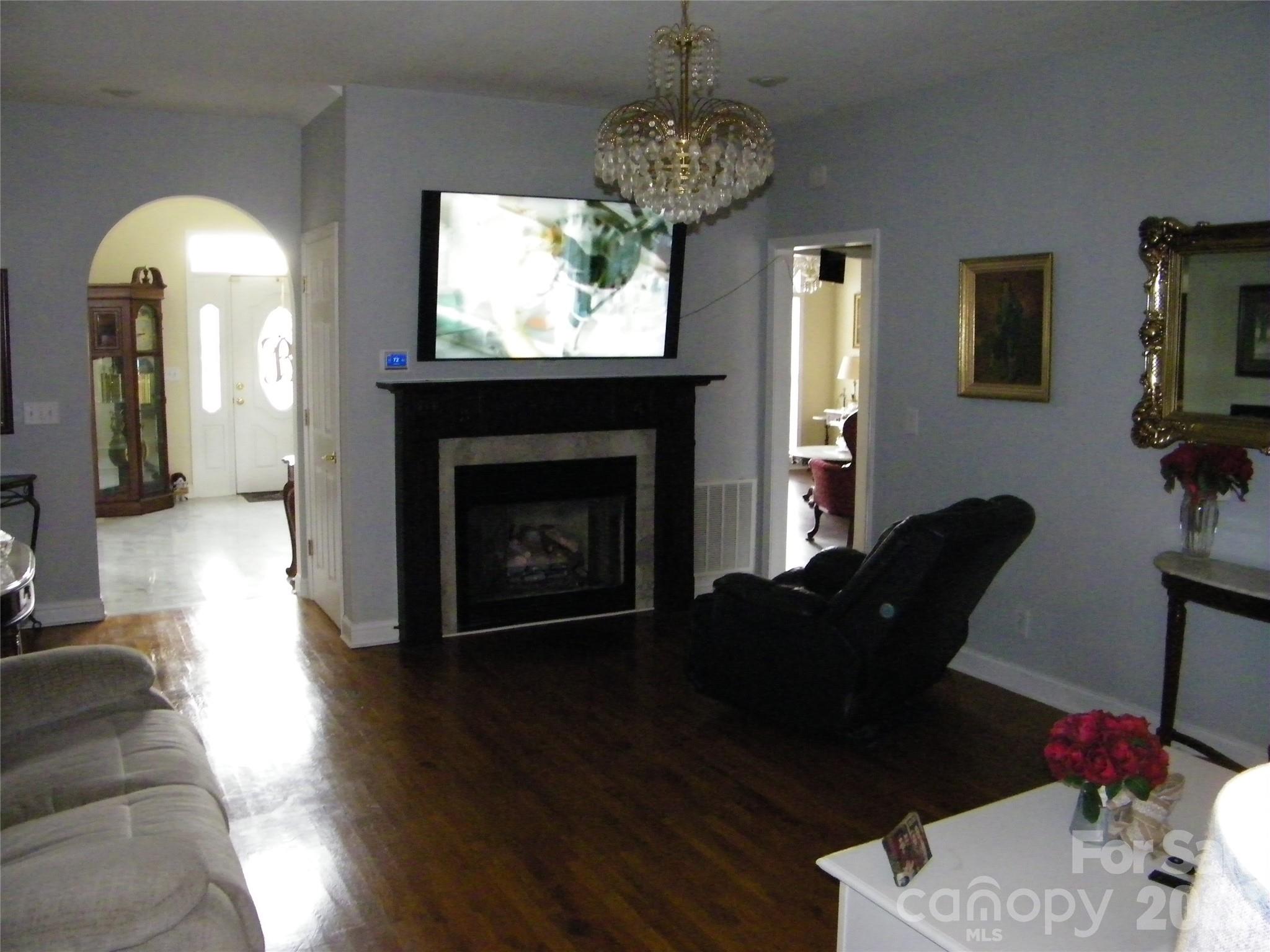 509 E Main Street — Rockwell