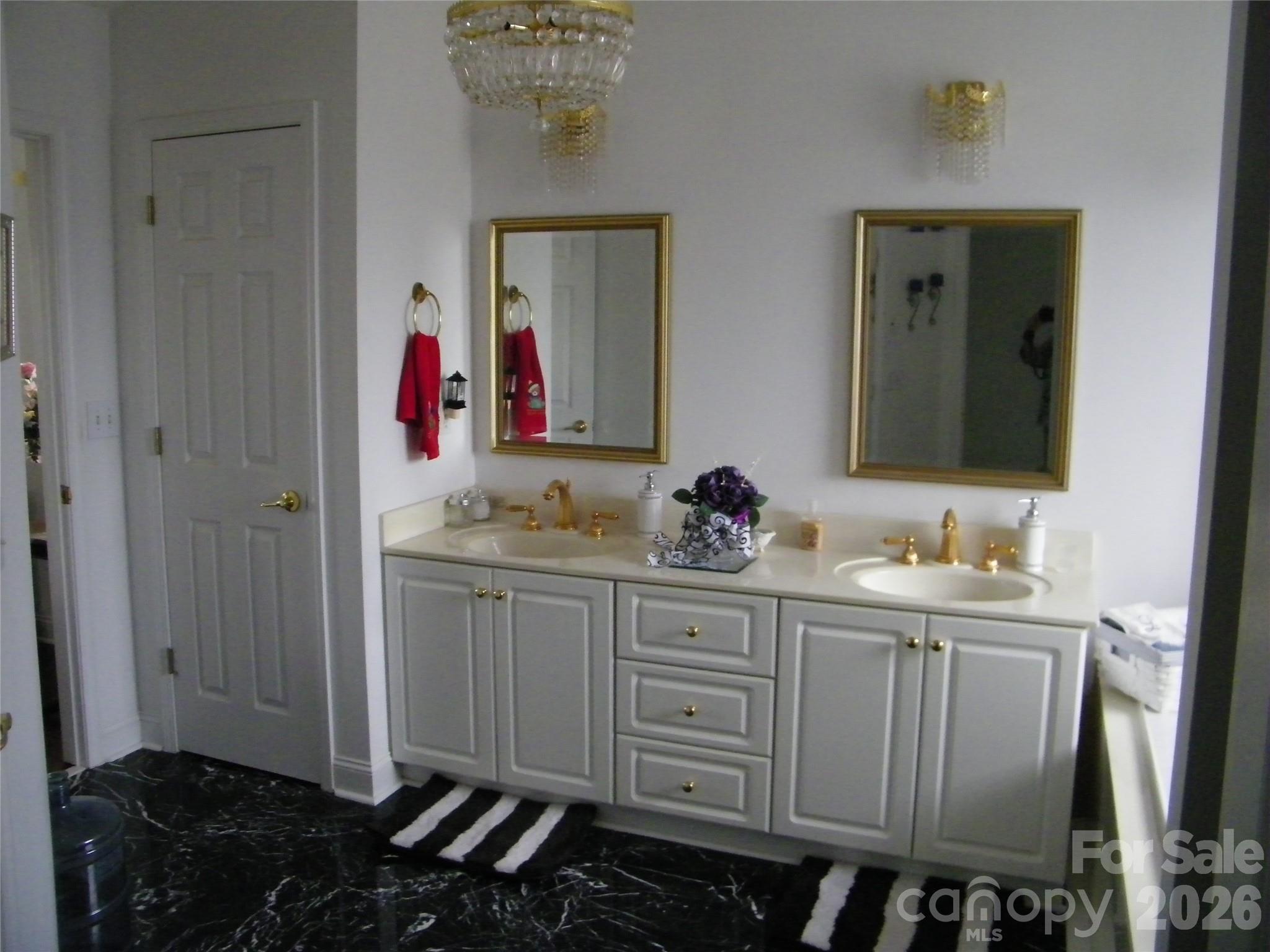 509 E Main Street — Rockwell