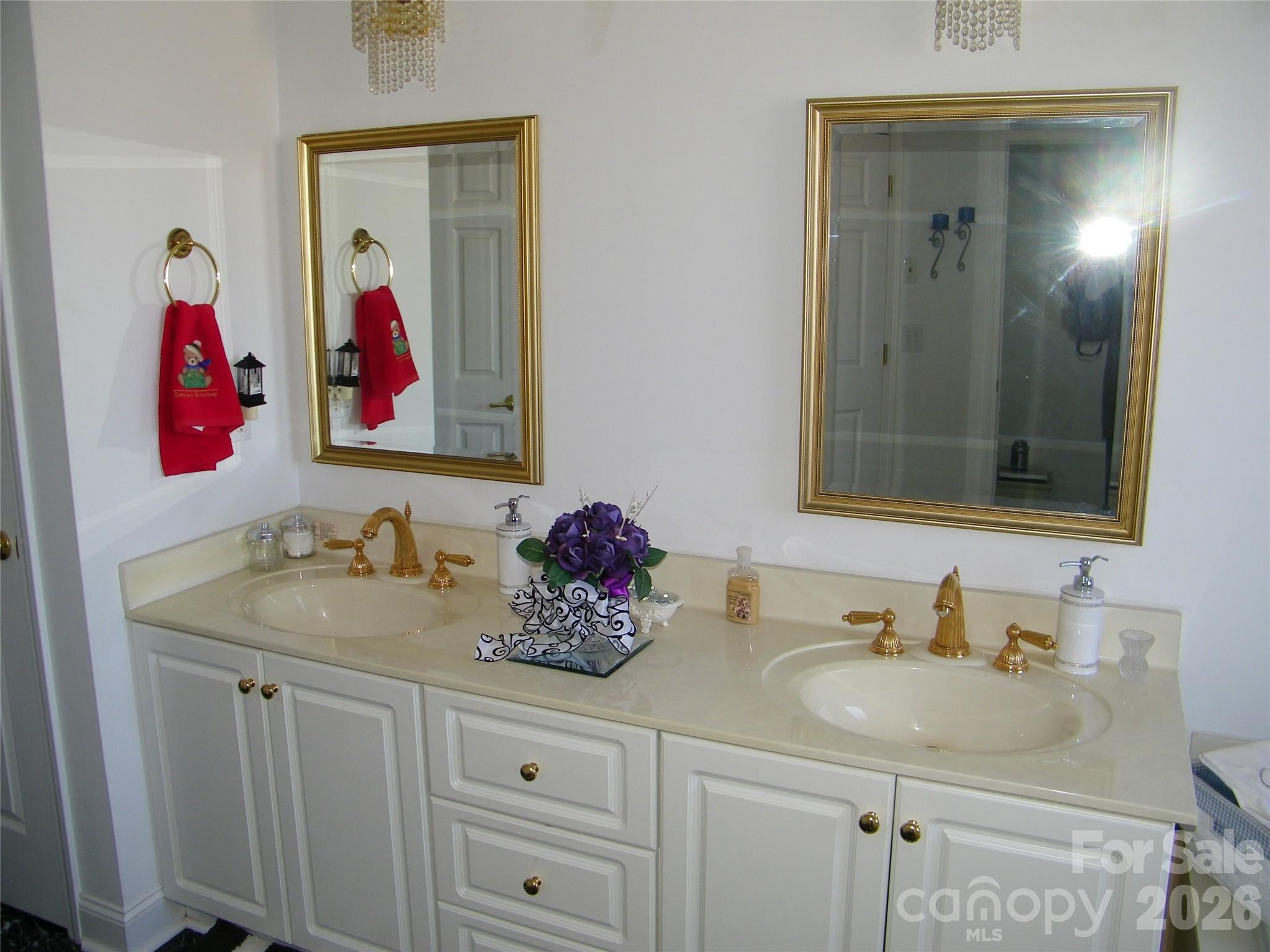 509 E Main Street — Rockwell