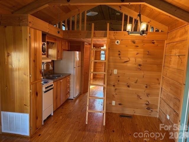 129 Mallard Loop — Waynesville