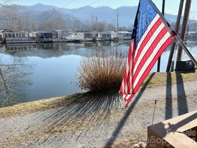 129 Mallard Loop — Waynesville