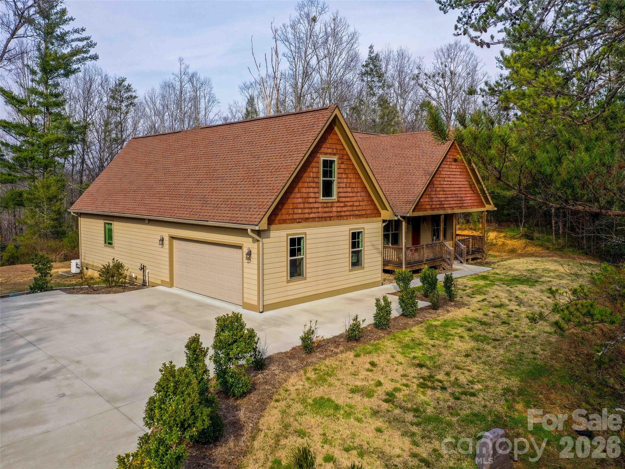 334 Summer Orchard Drive — Hendersonville