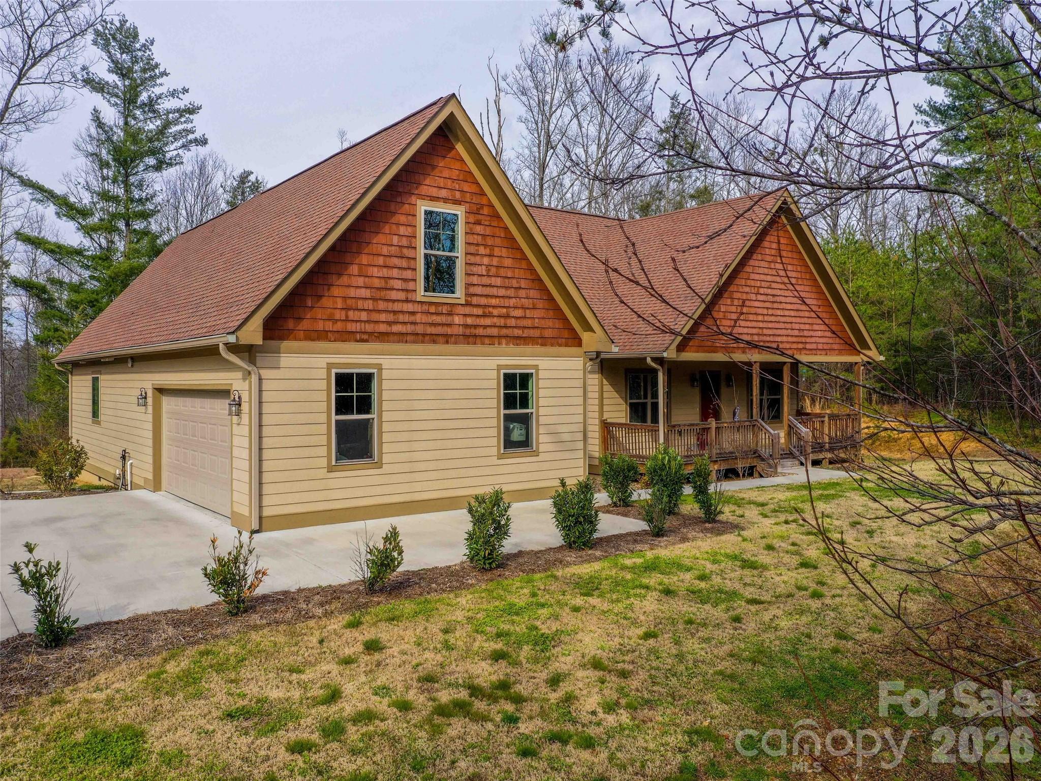 334 Summer Orchard Drive — Hendersonville