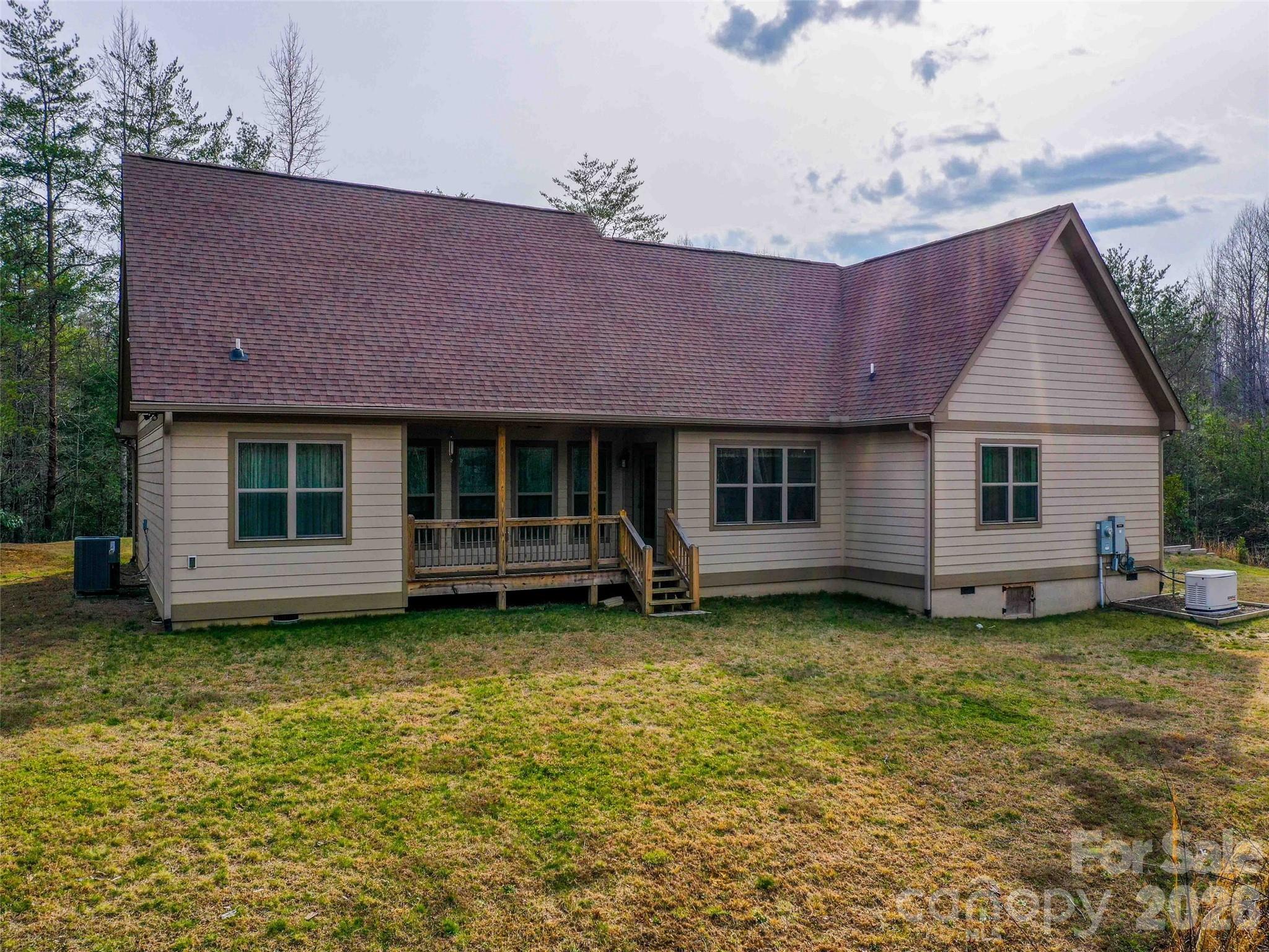 334 Summer Orchard Drive — Hendersonville