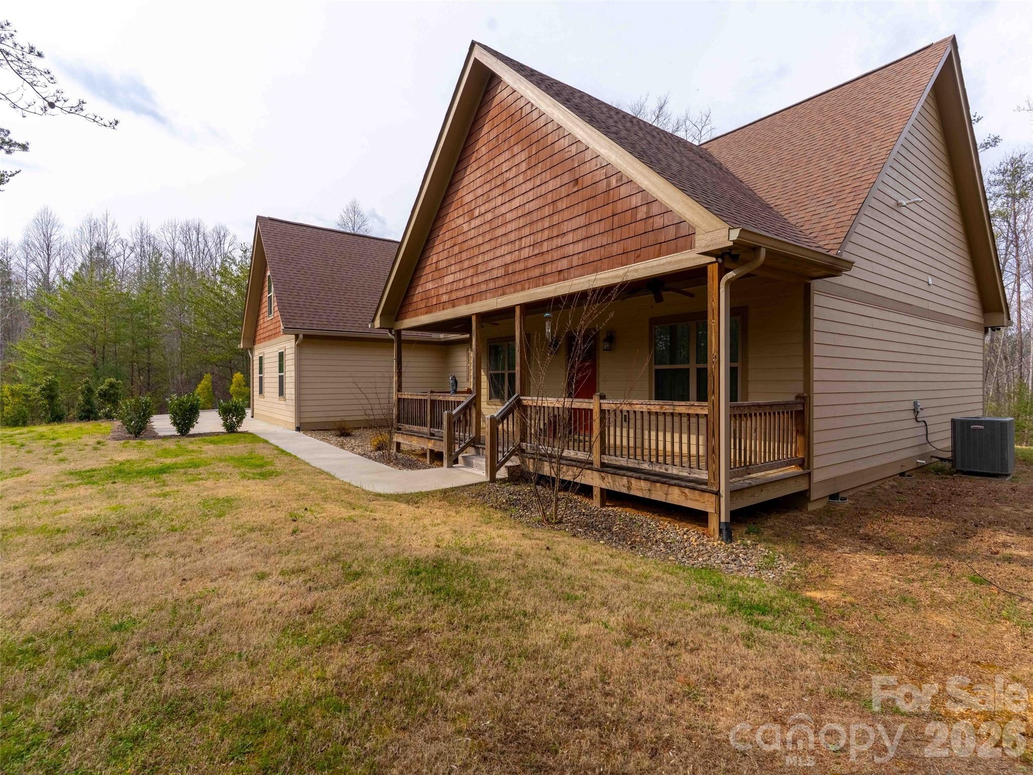 334 Summer Orchard Drive — Hendersonville
