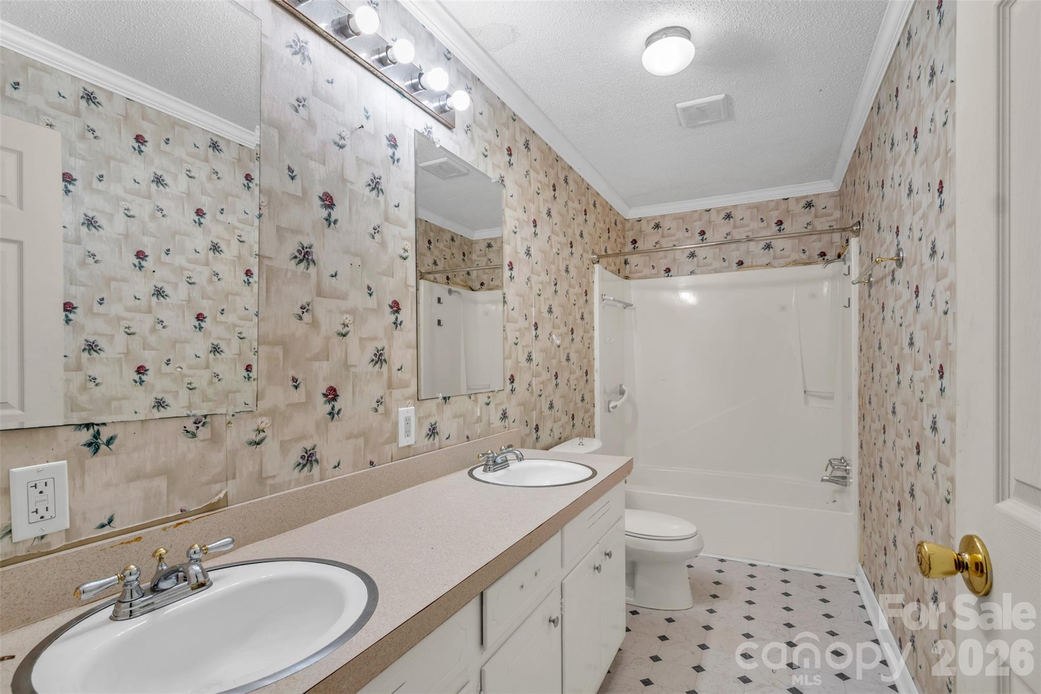 3234 Great Falls Highway — Lancaster