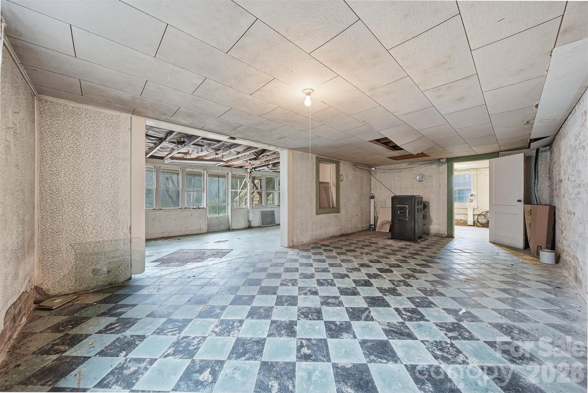 2036 4th Street NE — Hickory