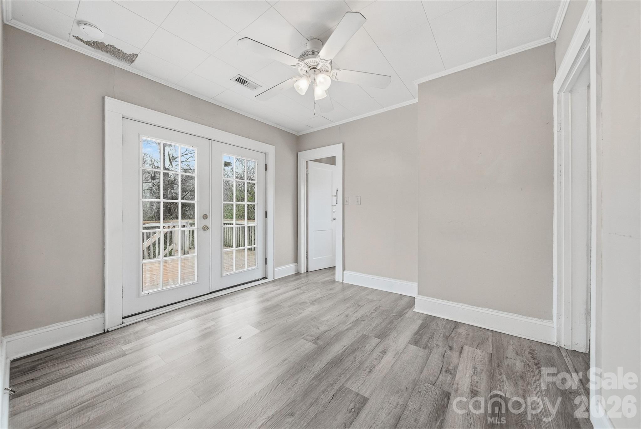 2036 4th Street NE — Hickory