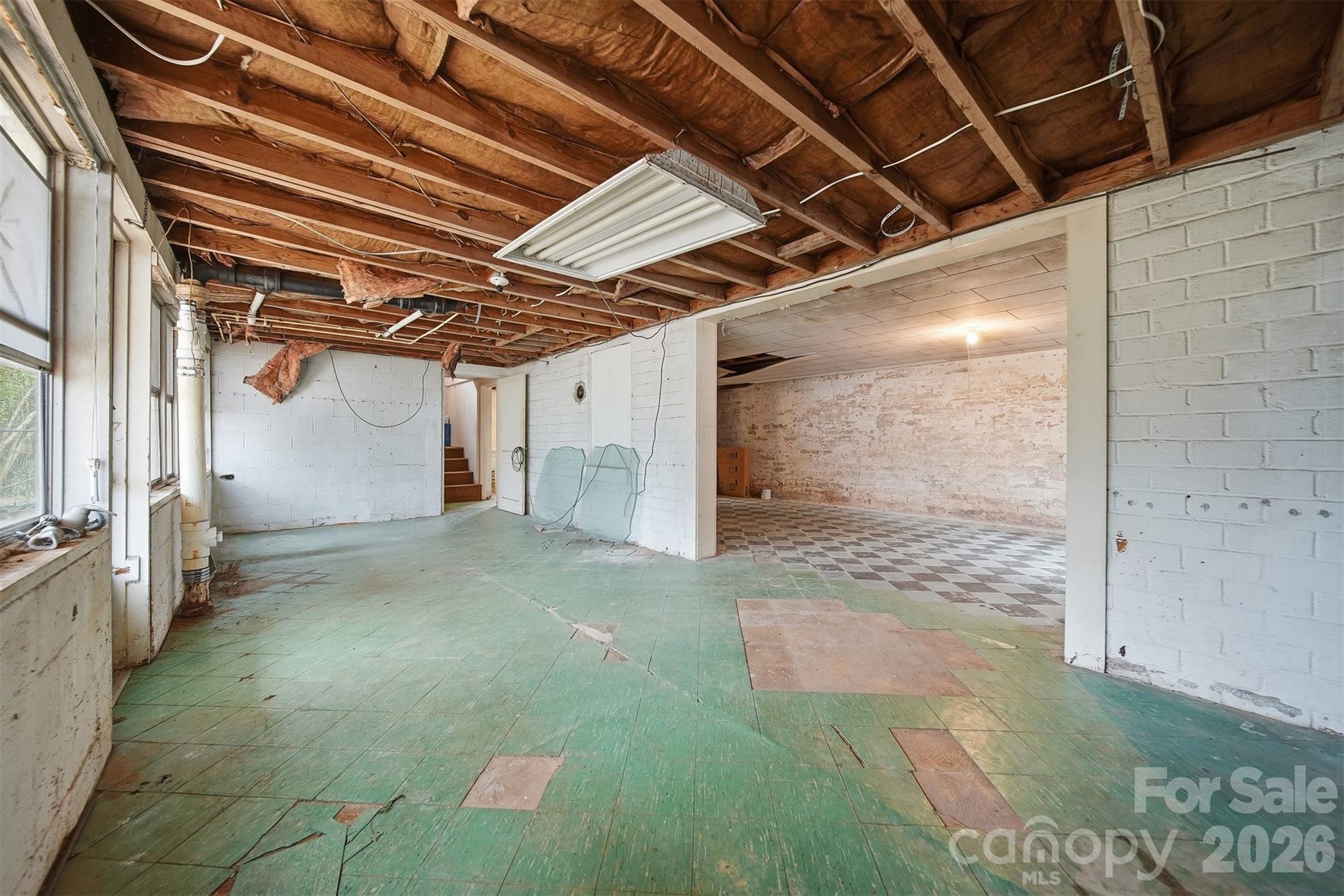 2036 4th Street NE — Hickory