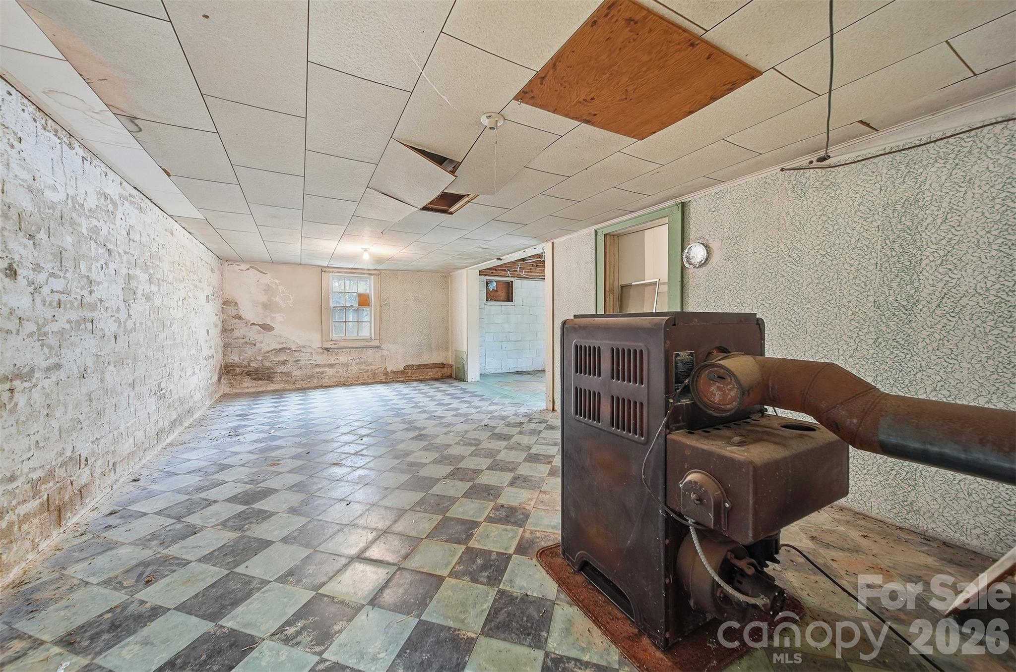 2036 4th Street NE — Hickory