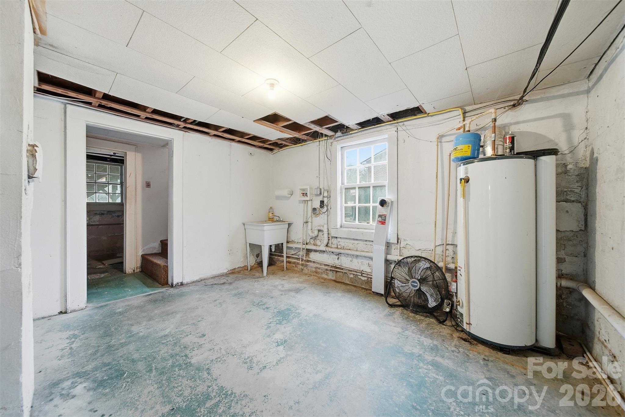 2036 4th Street NE — Hickory