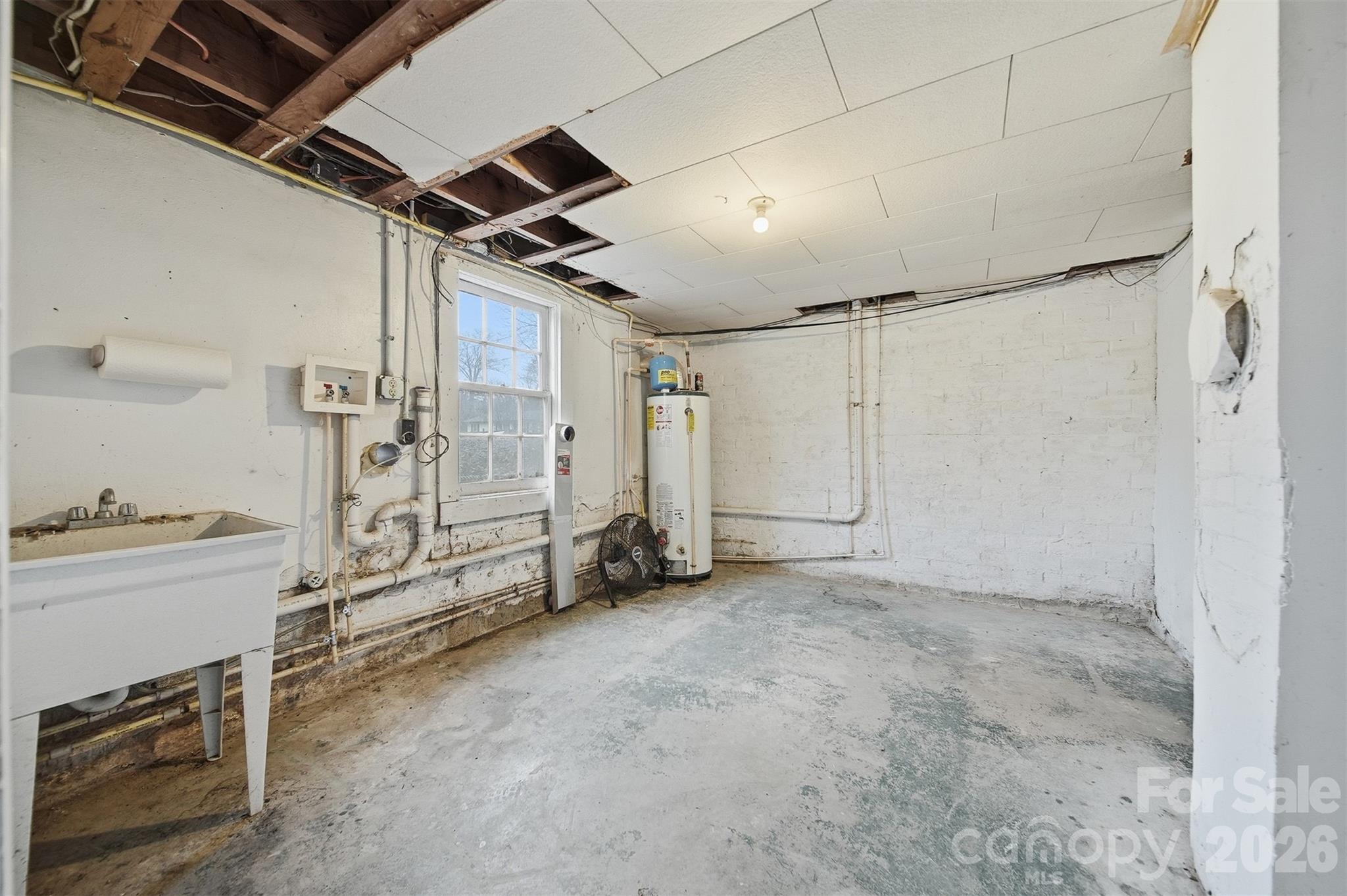 2036 4th Street NE — Hickory