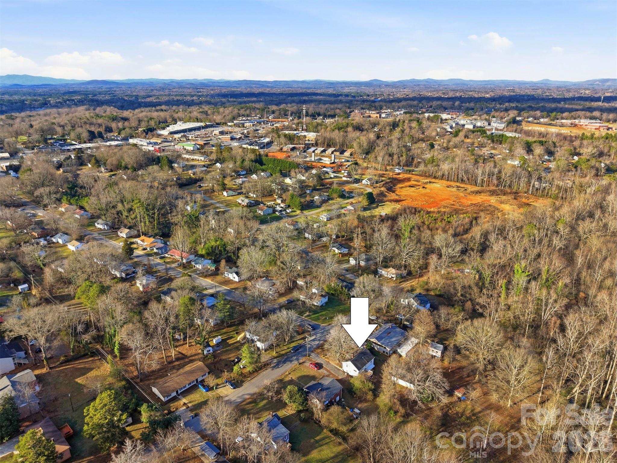 2036 4th Street NE — Hickory