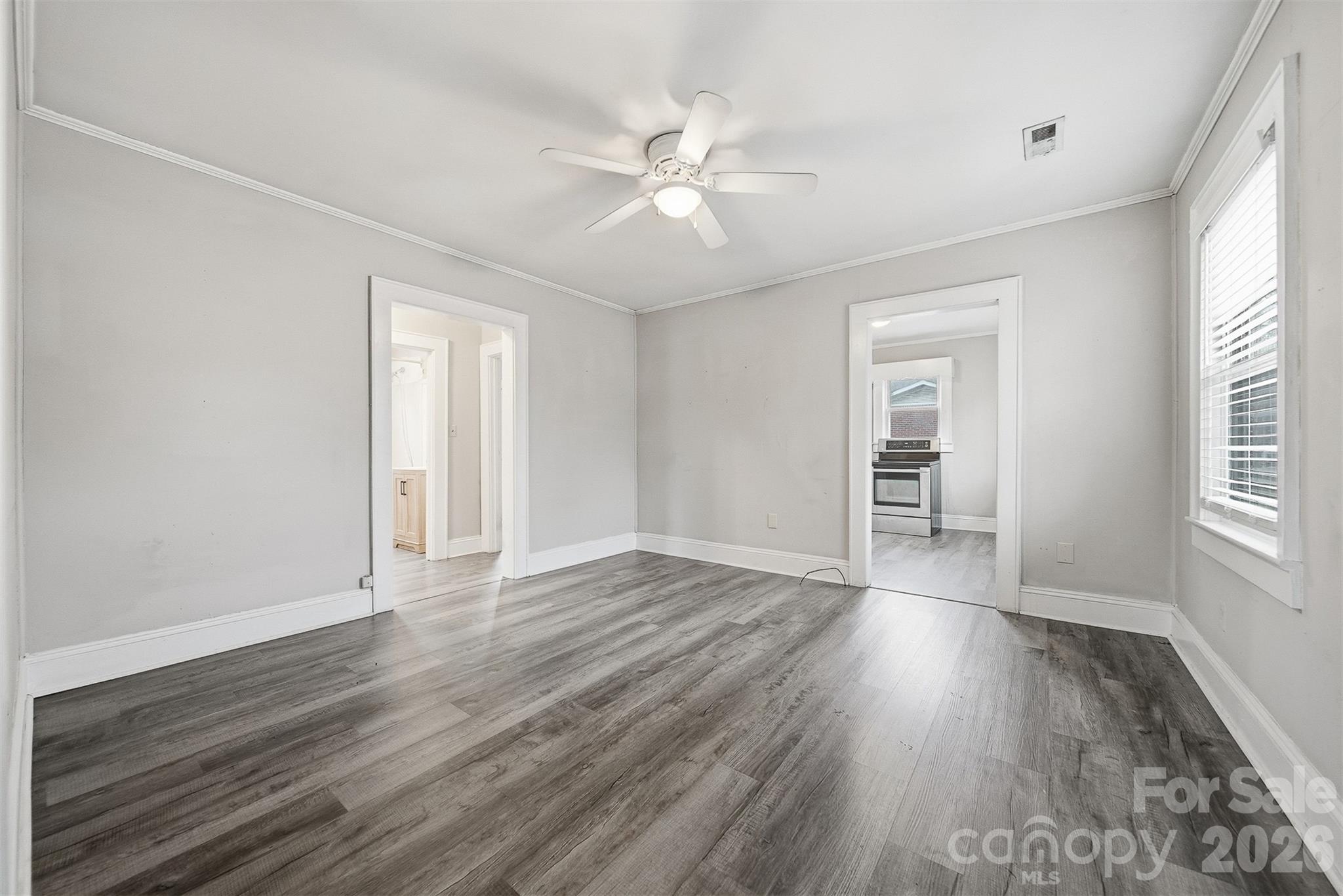 2036 4th Street NE — Hickory