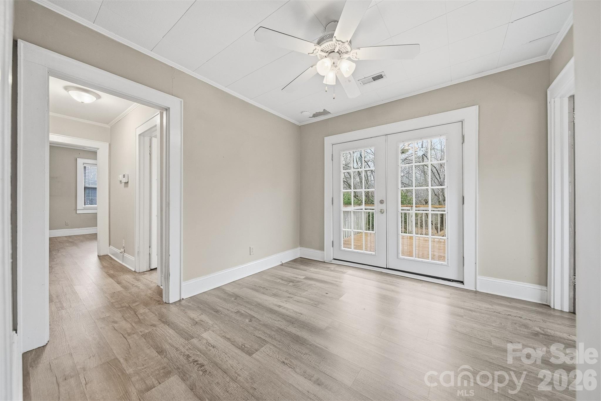 2036 4th Street NE — Hickory
