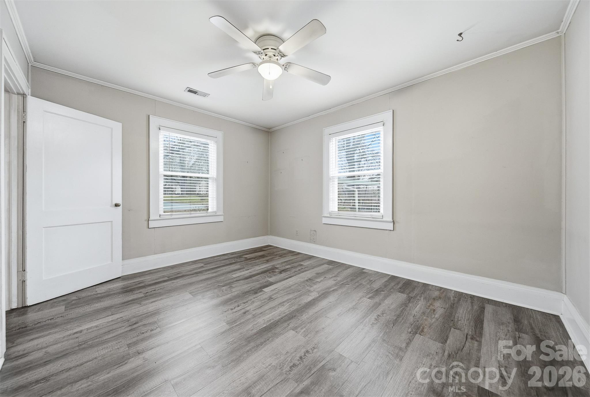 2036 4th Street NE — Hickory