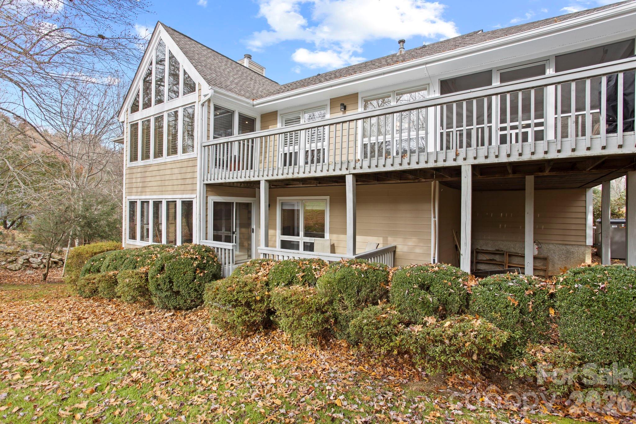 122 Broadmoor Drive — Flat Rock