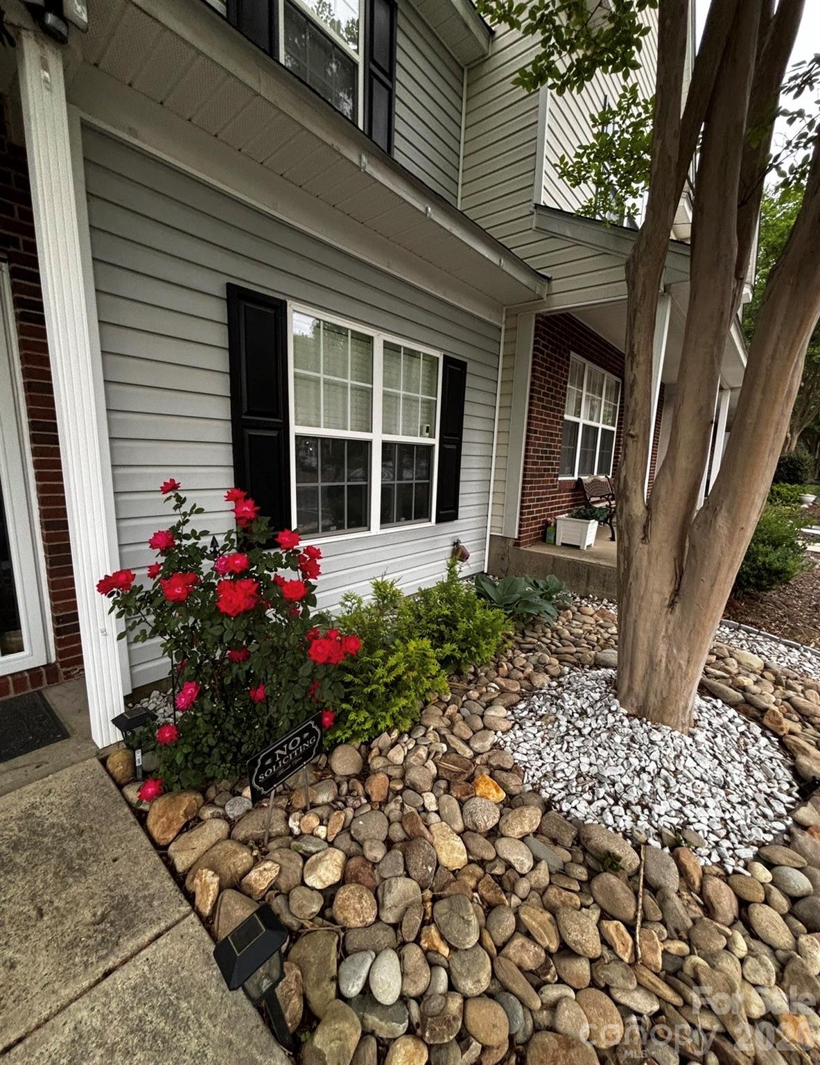 8376 Rudolph Road — Charlotte